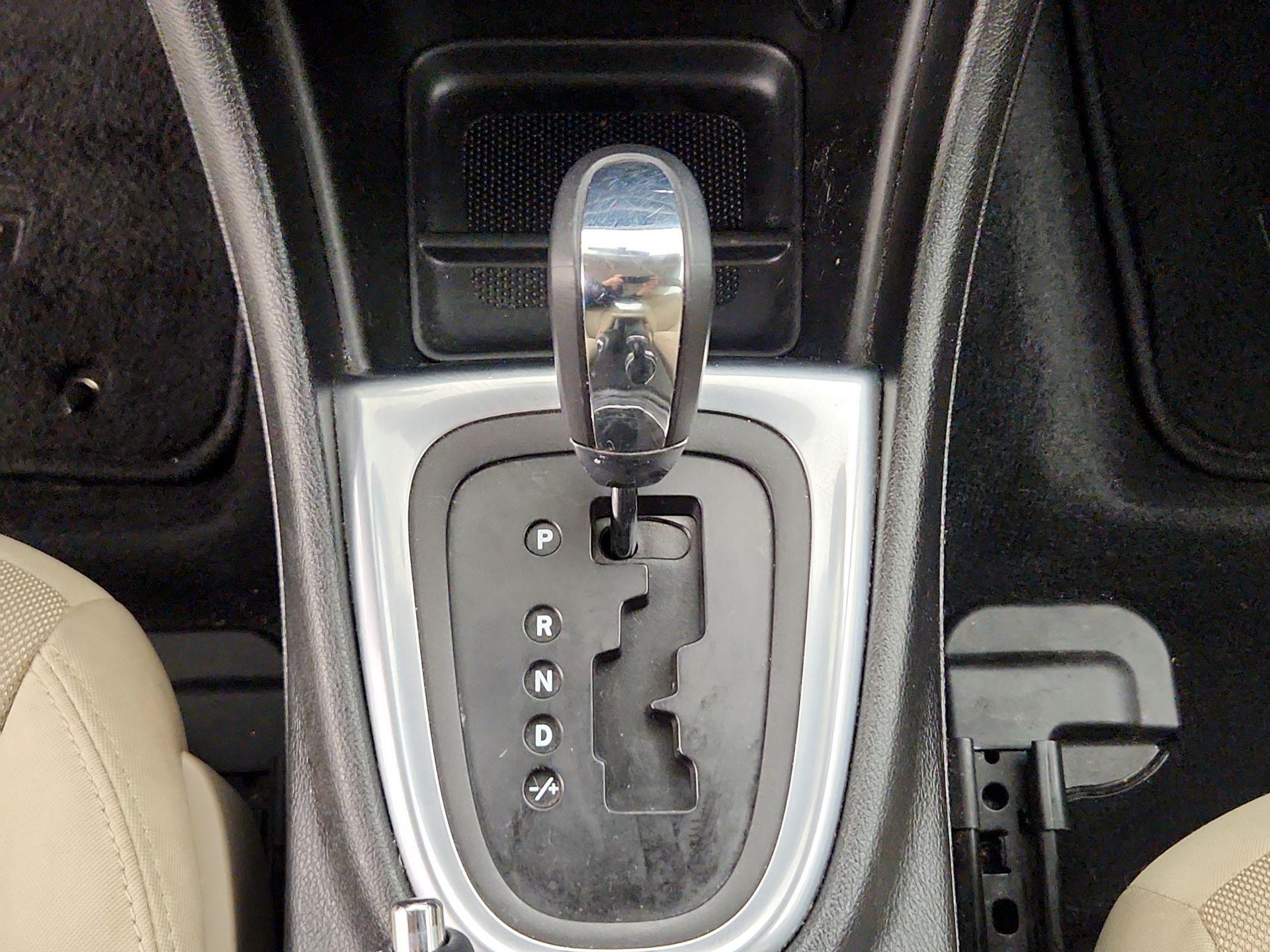 Thumbnail: 2014 Dodge Avenger - 15