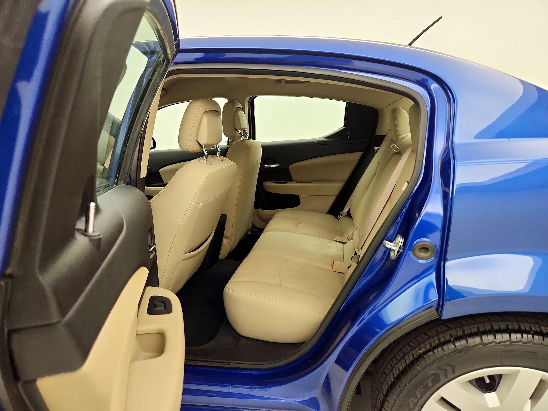 Thumbnail: 2014 Dodge Avenger - 17