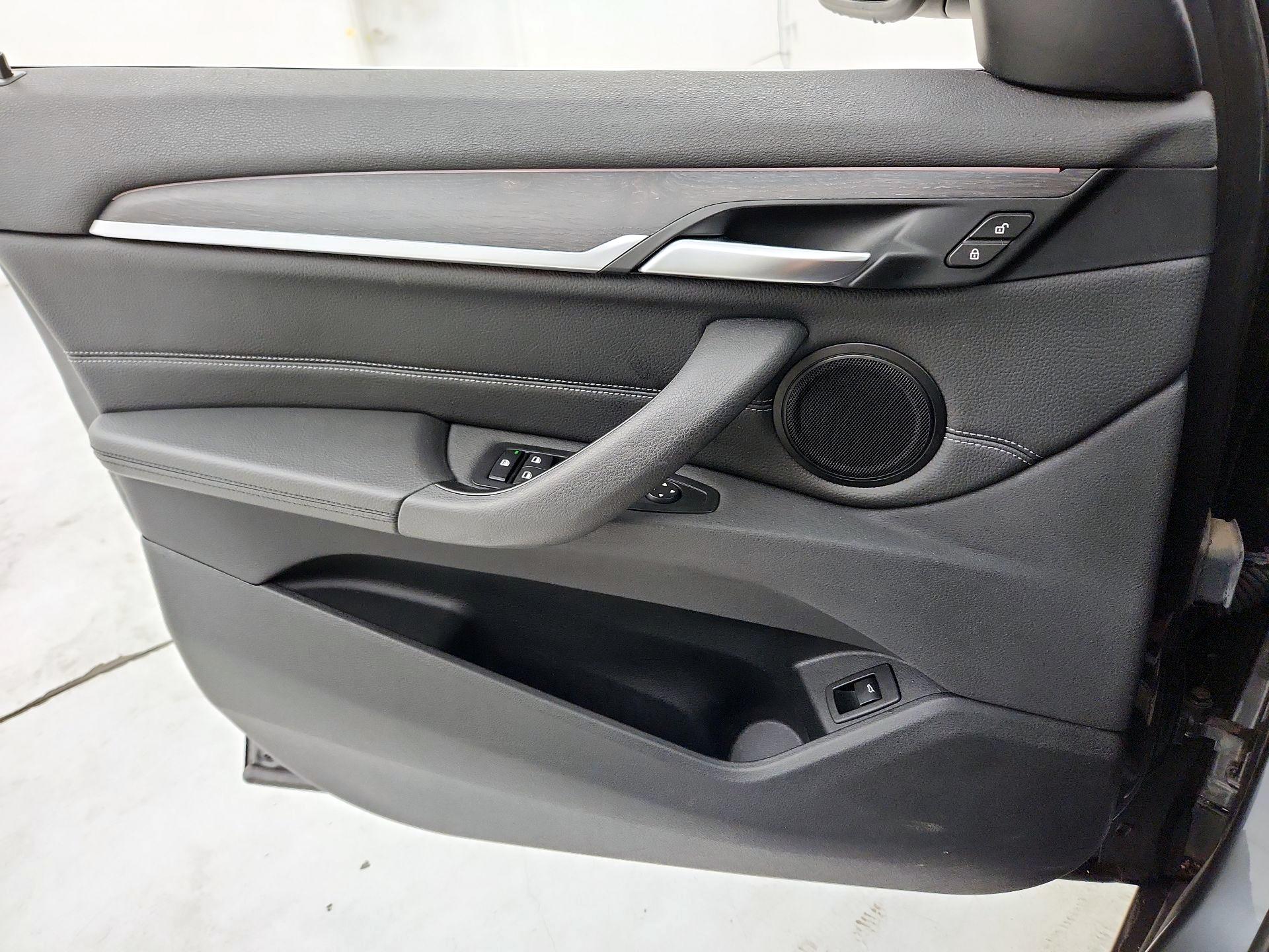 Thumbnail: 2017 BMW X1 - 12