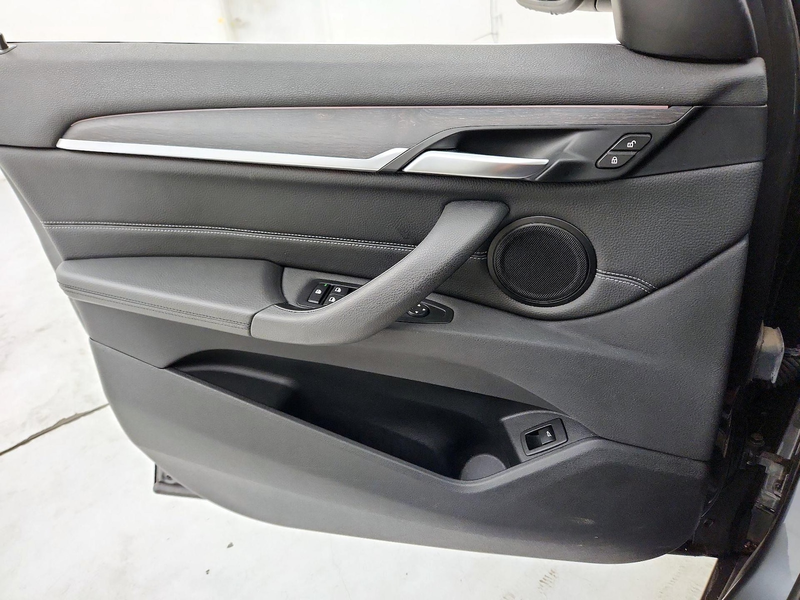 2017 BMW X1 28i - Photo 13