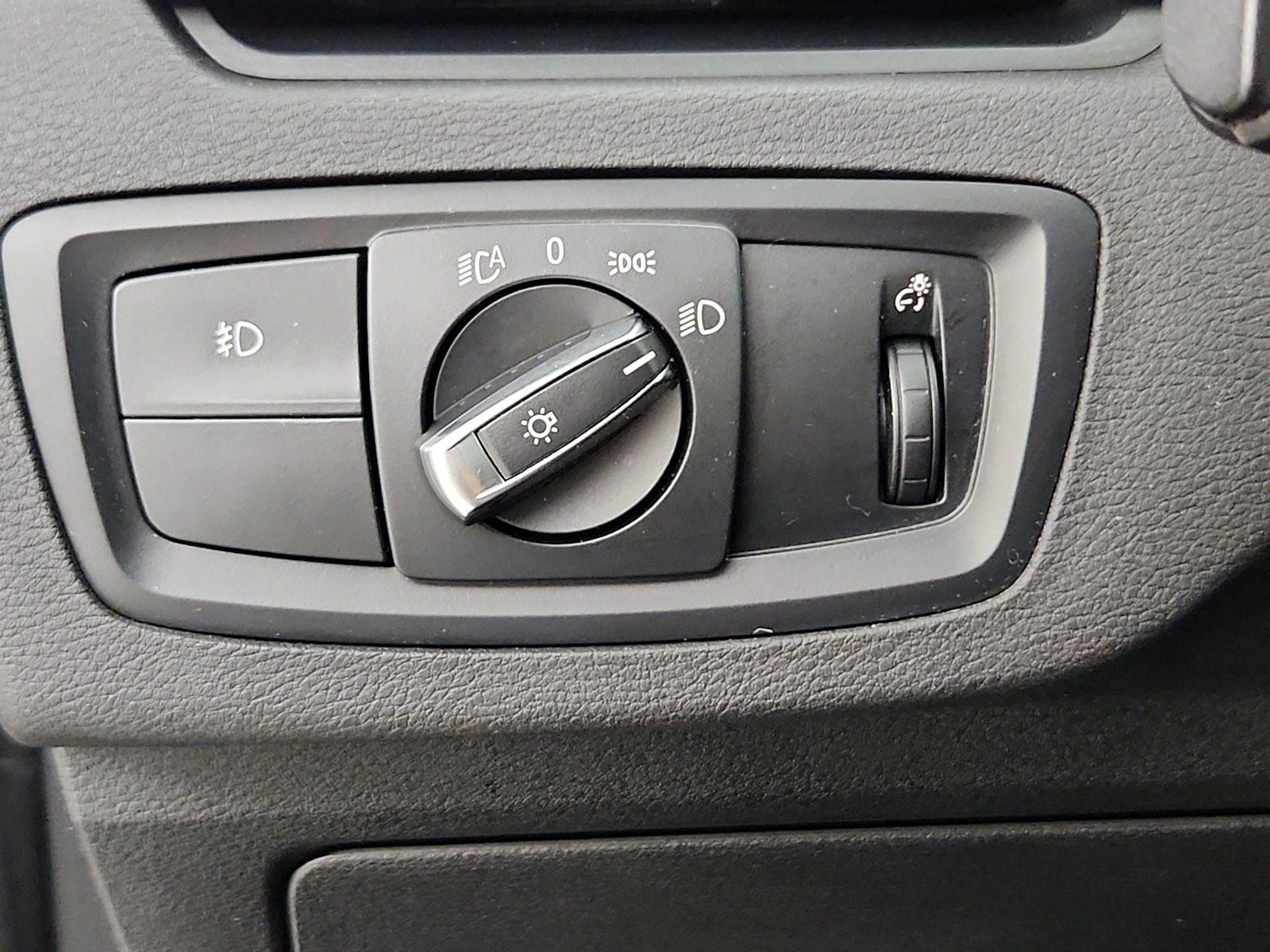 2017 BMW X1 28i - Photo 14