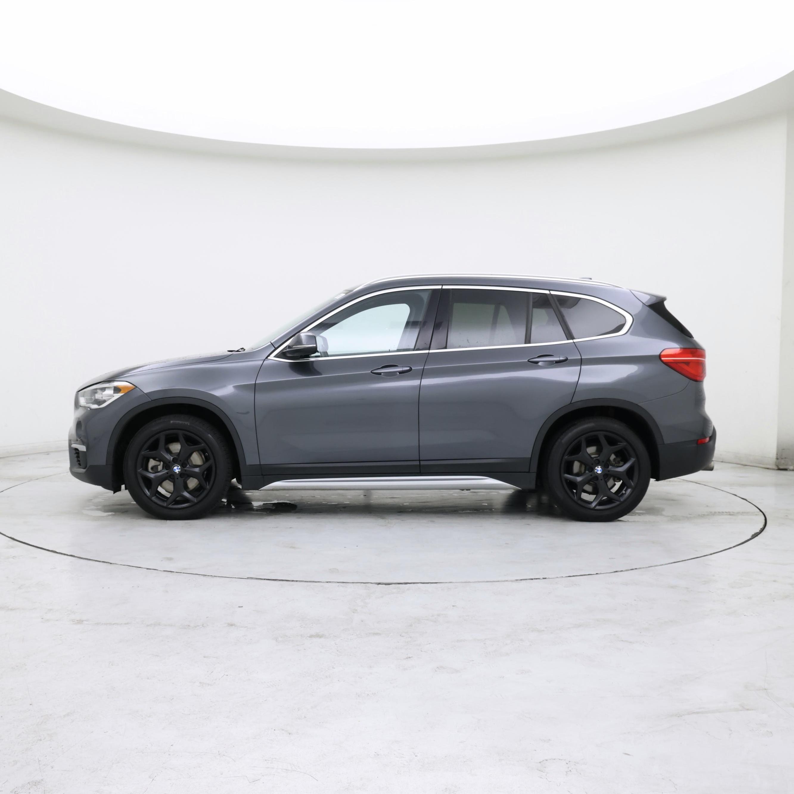 Thumbnail: 2017 BMW X1 - 3