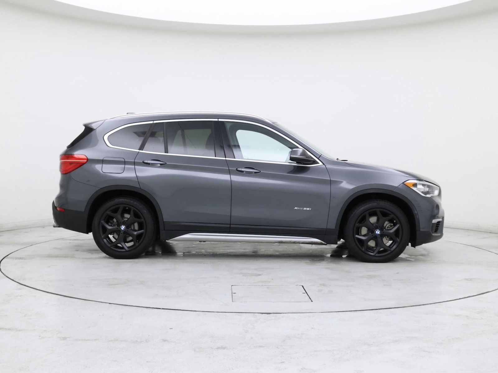2017 BMW X1 28i - Photo 8