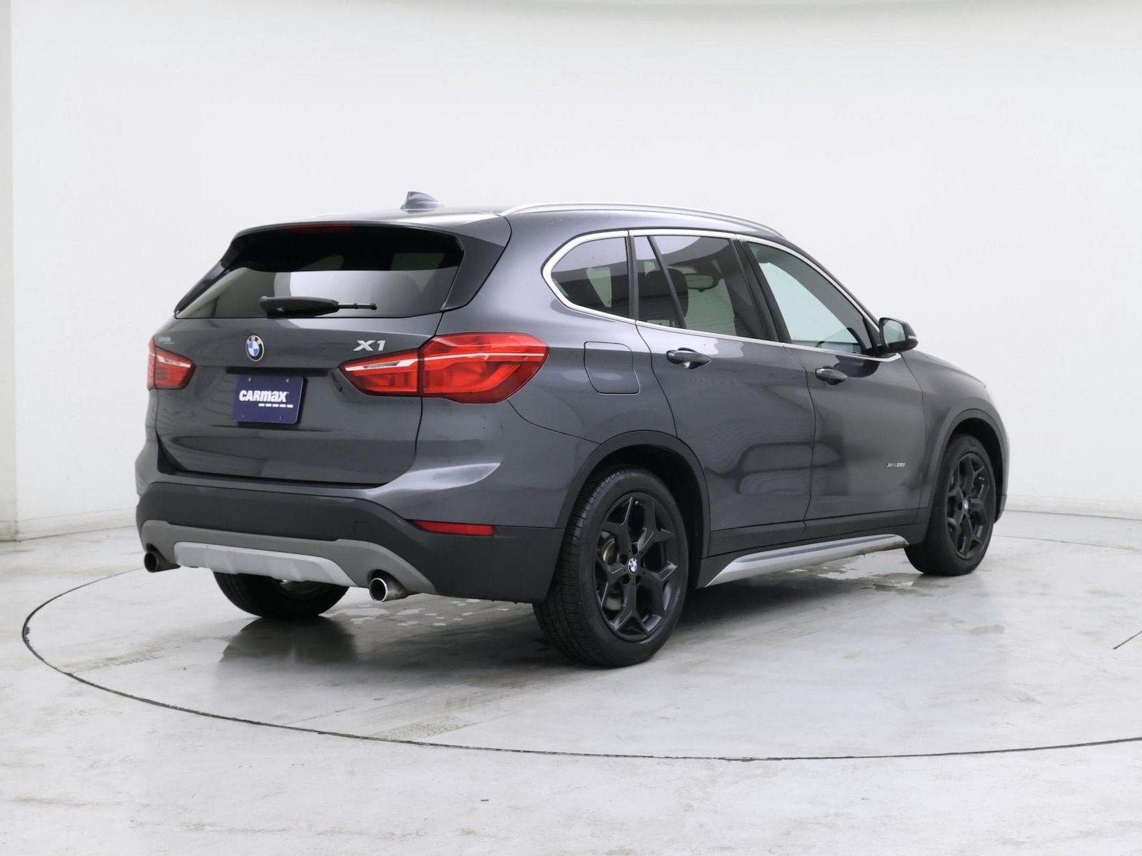 2017 BMW X1 28i - Photo 9