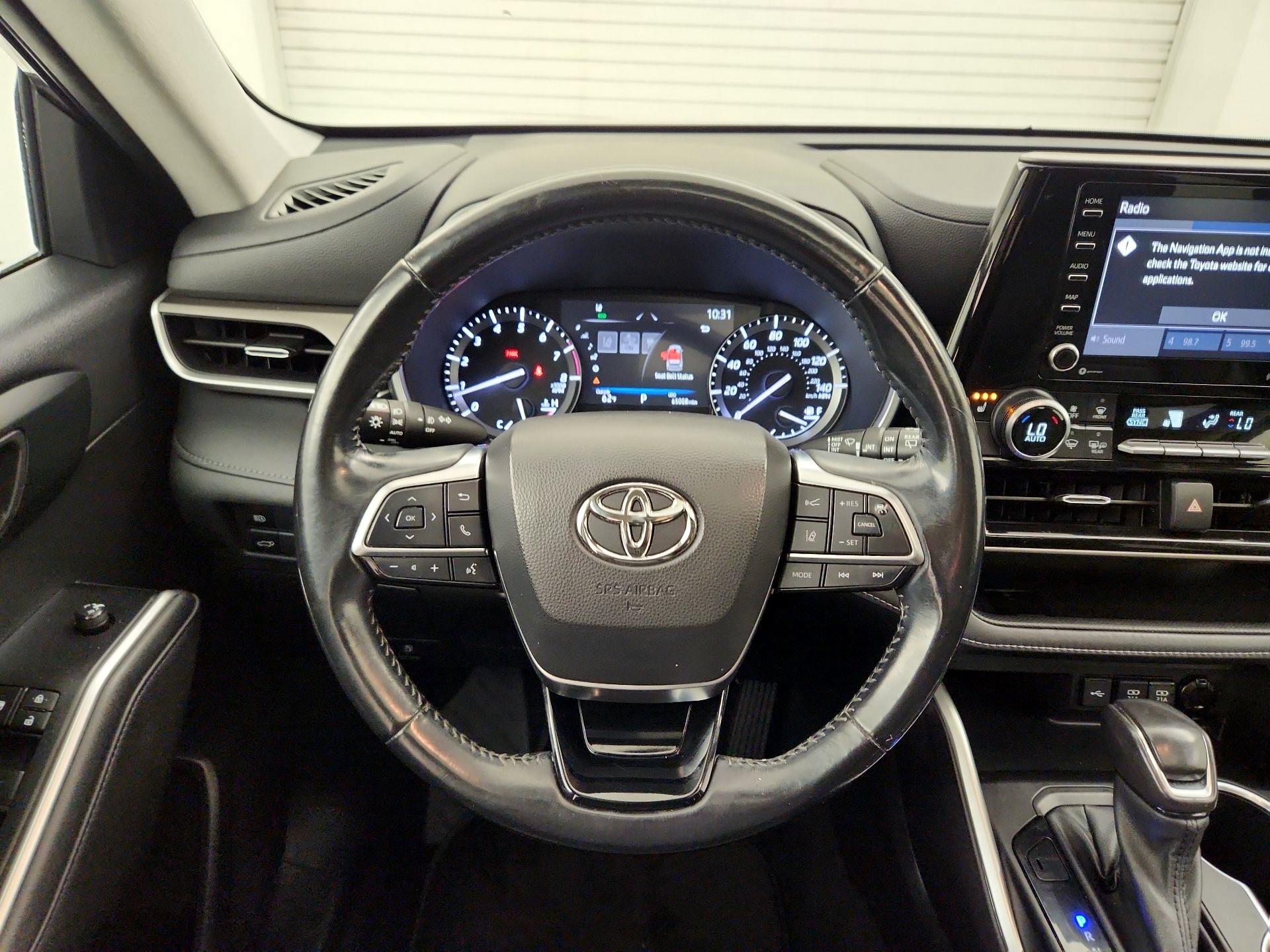 Thumbnail: 2021 Toyota Highlander - 10