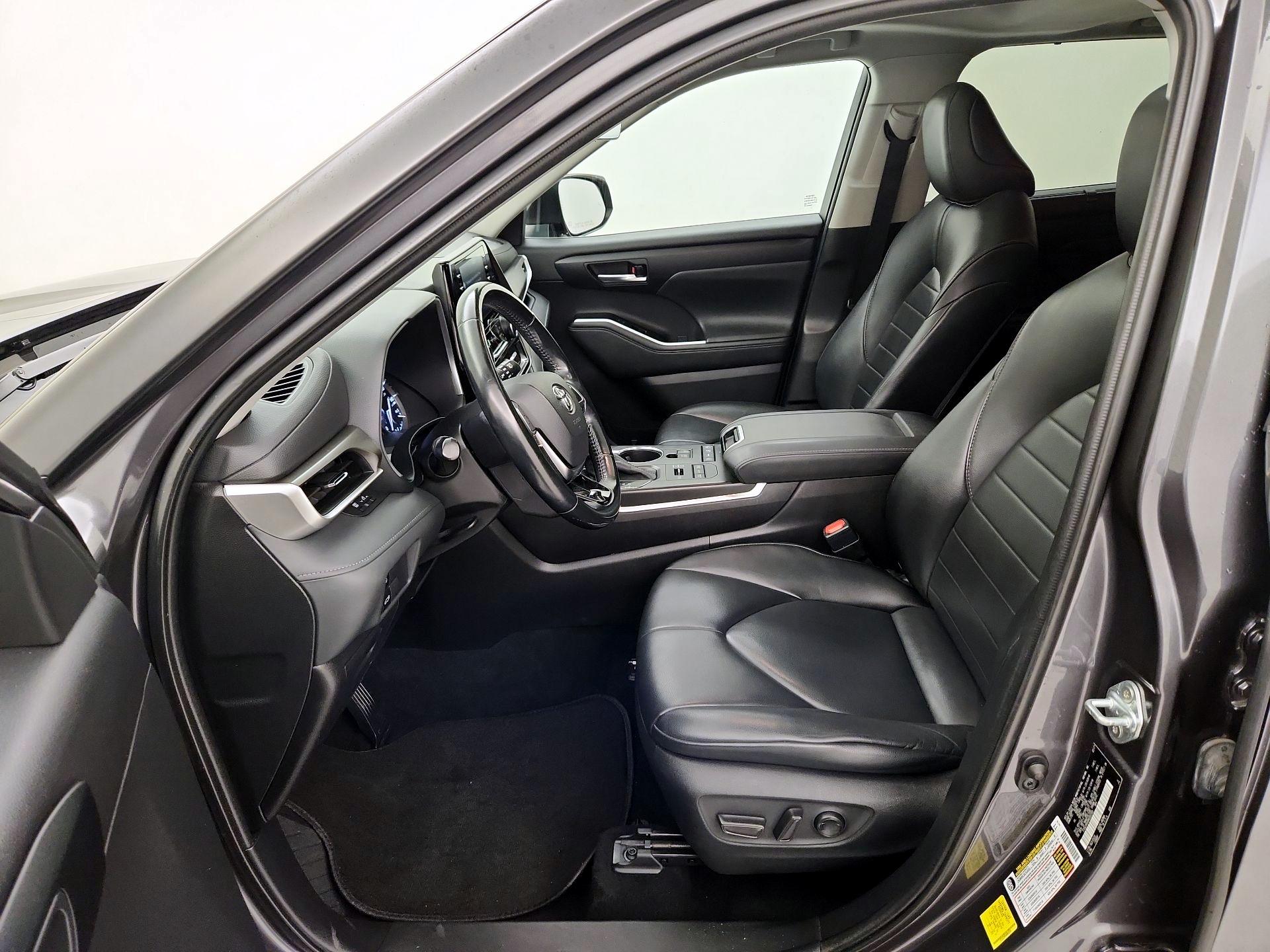 Thumbnail: 2021 Toyota Highlander - 11