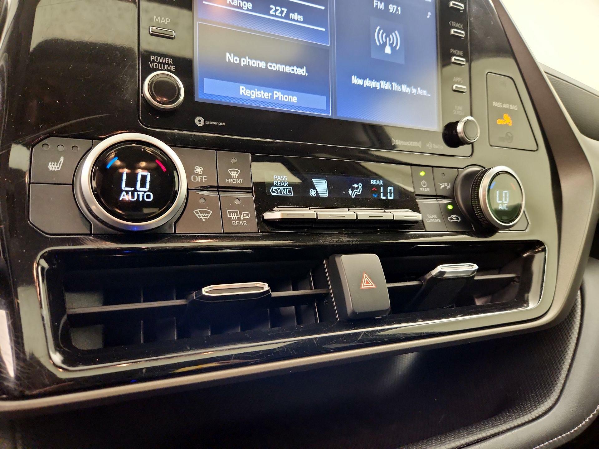 Thumbnail: 2021 Toyota Highlander - 16