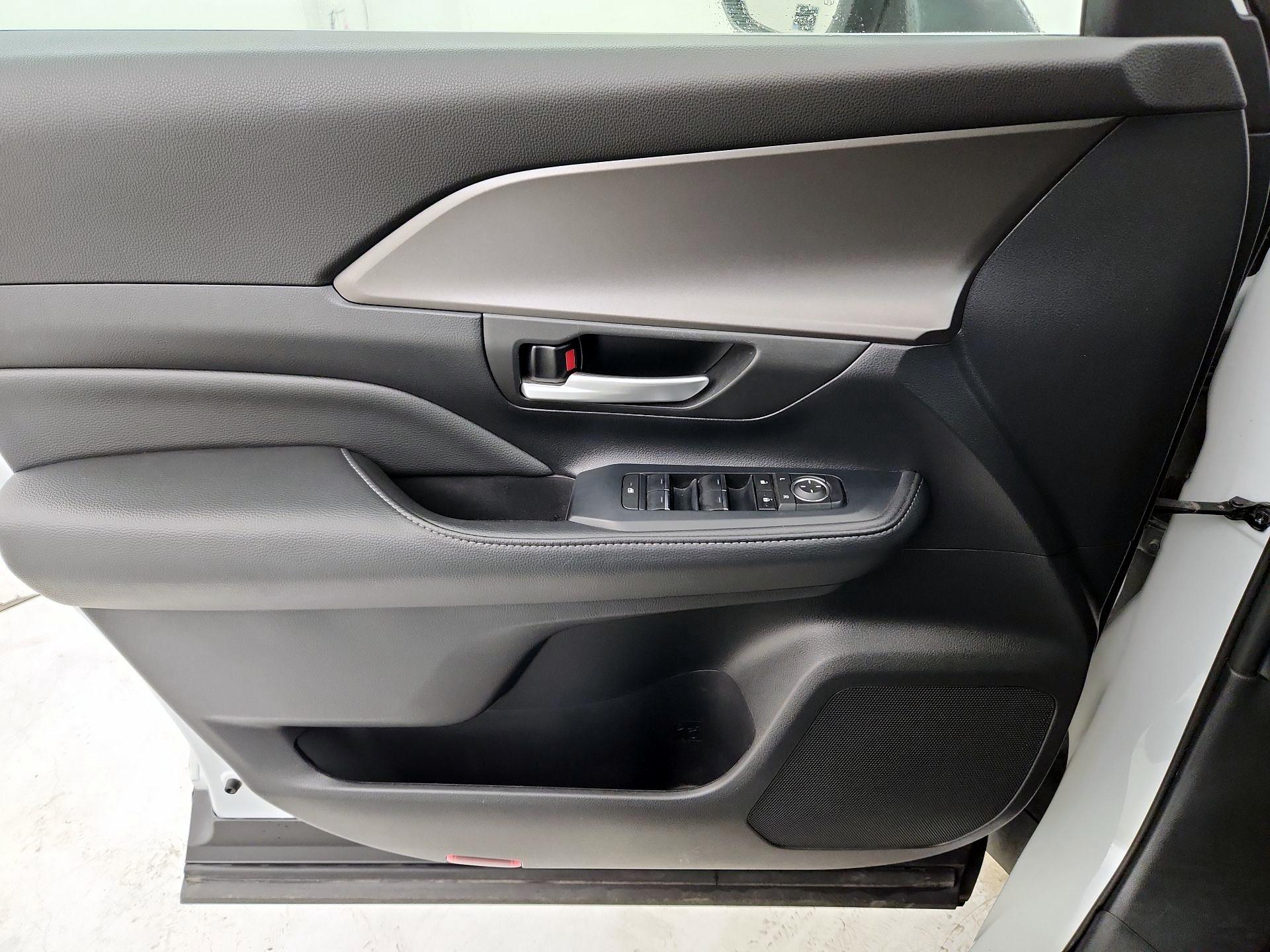 Thumbnail: 2024 Toyota Grand Highlander - 12