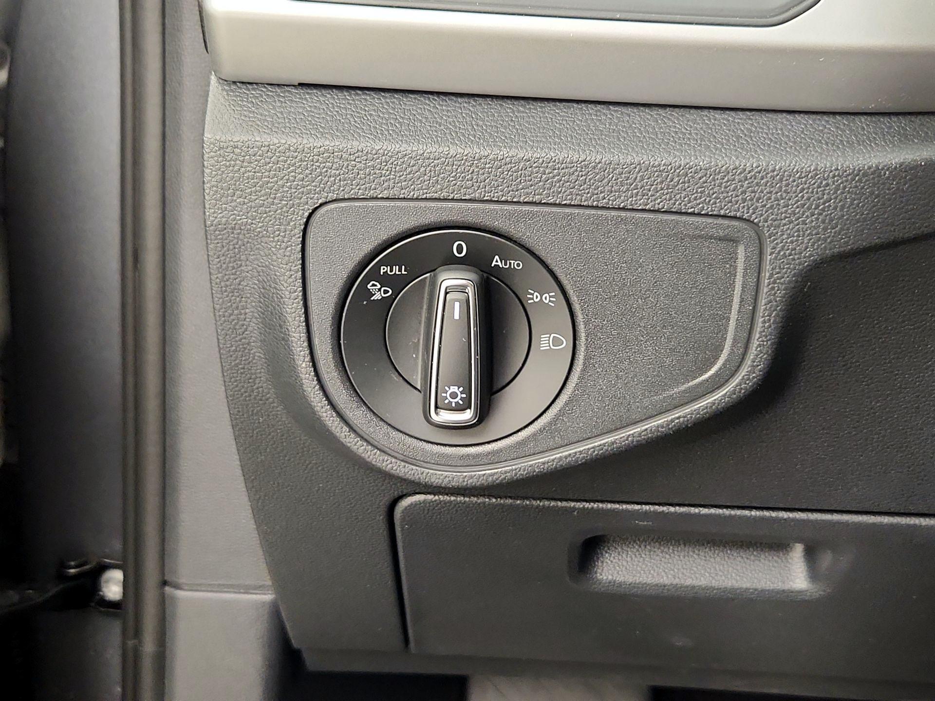 Thumbnail: 2021 Volkswagen Atlas - 13