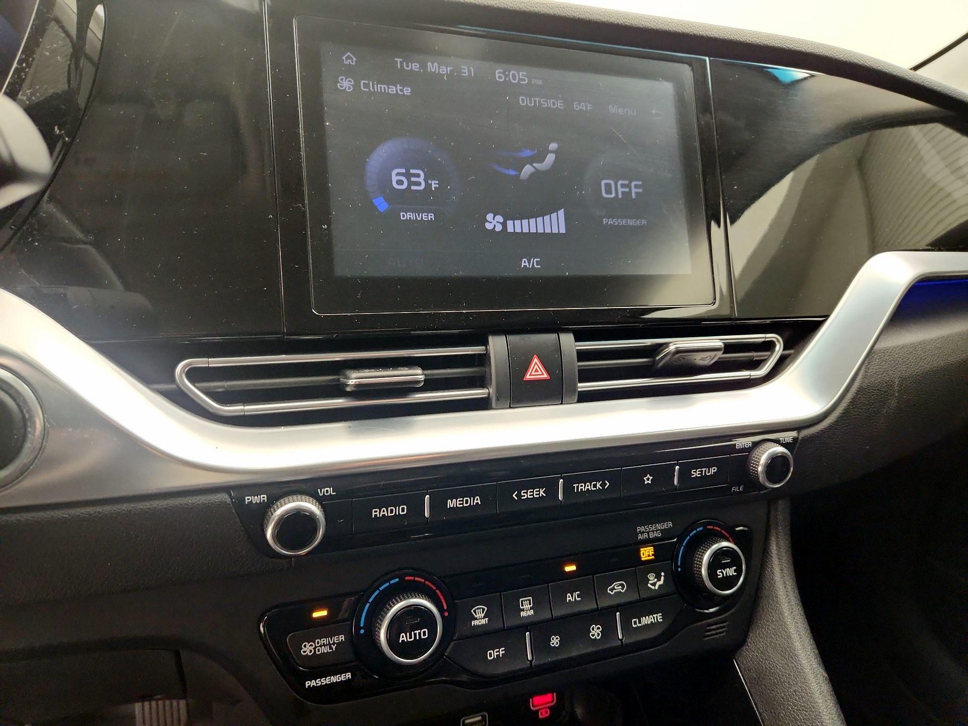 Thumbnail: 2022 Kia Niro - 16