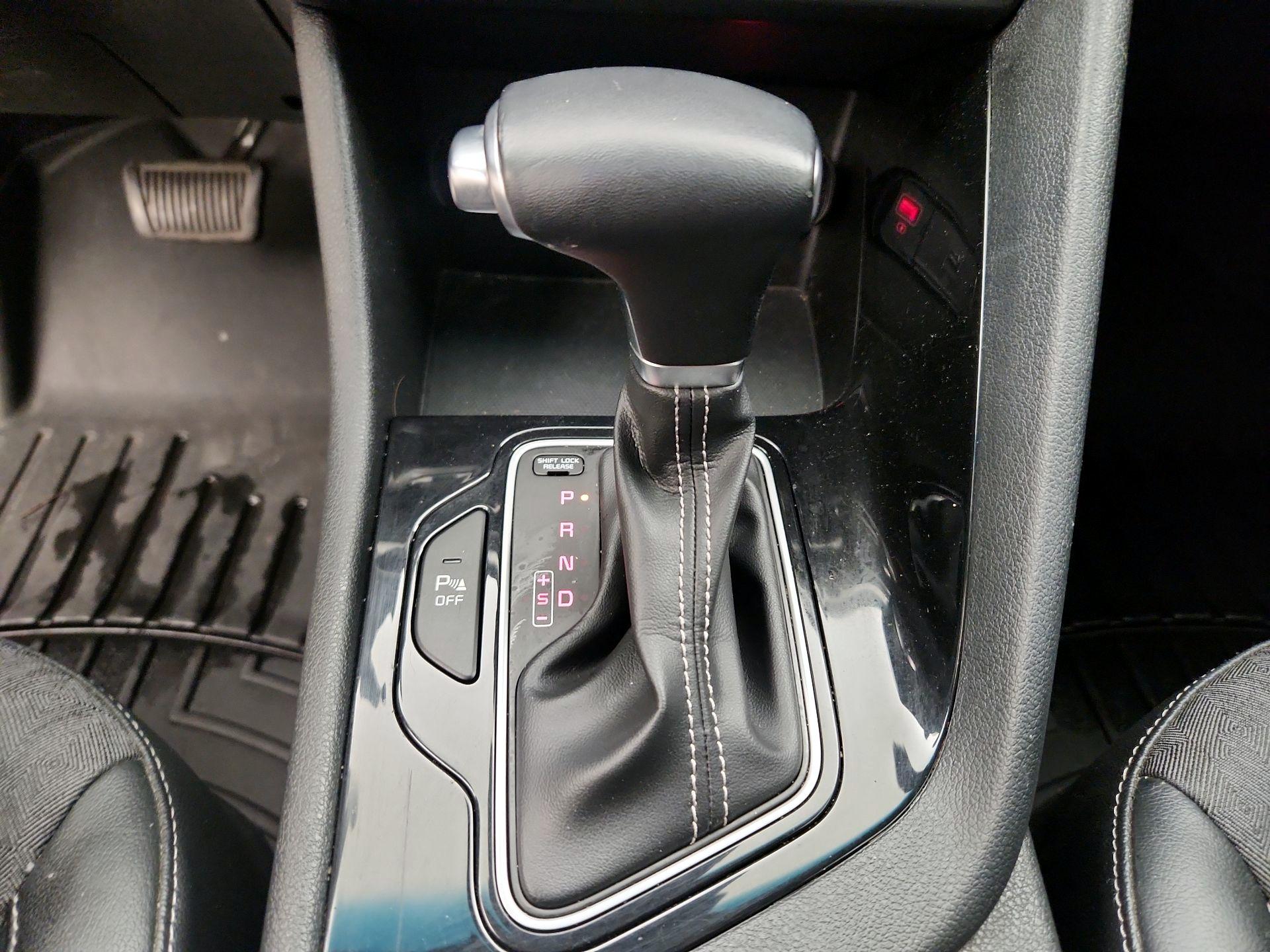 Thumbnail: 2022 Kia Niro - 17