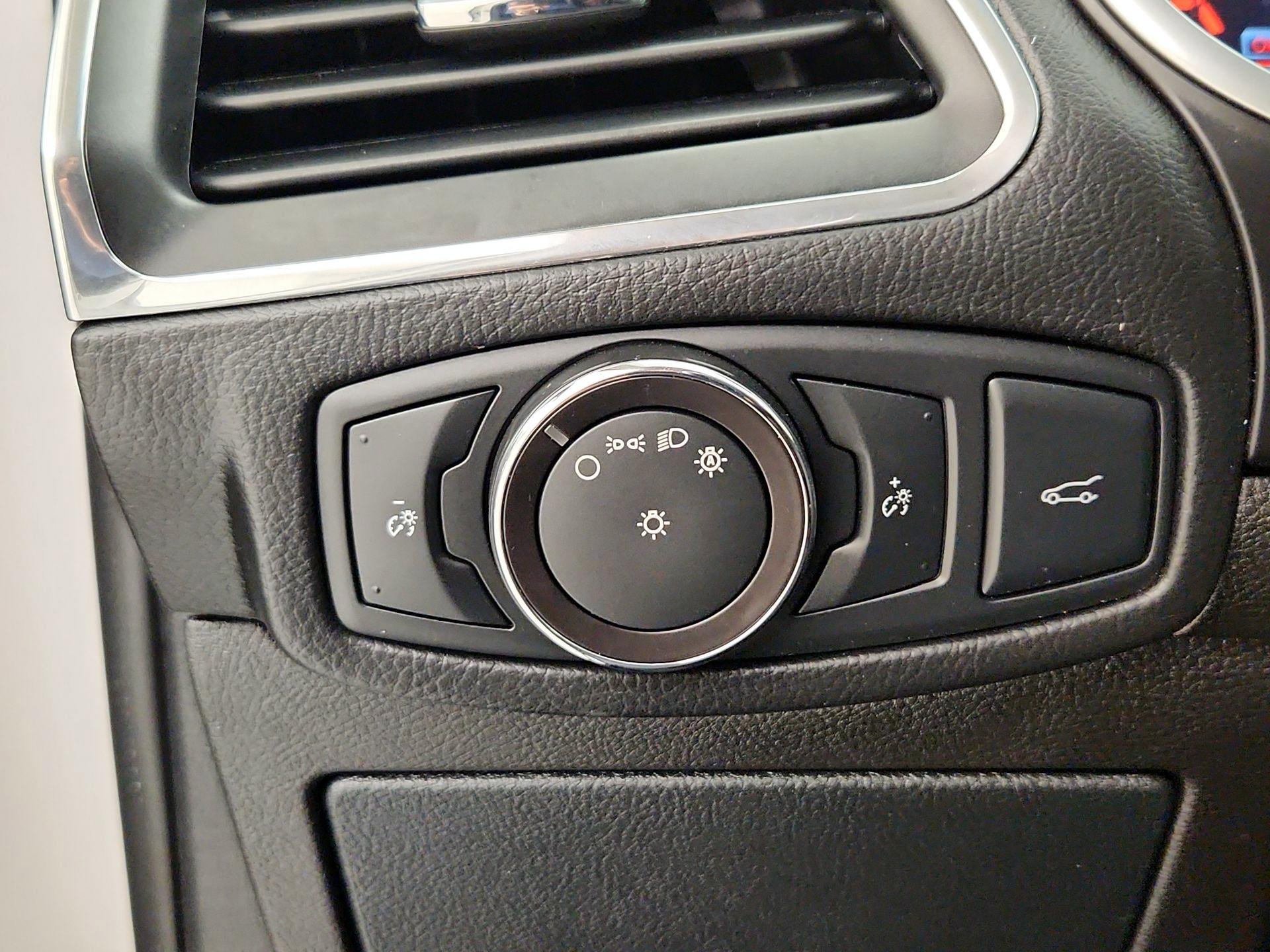 Thumbnail: 2018 Ford Edge - 13