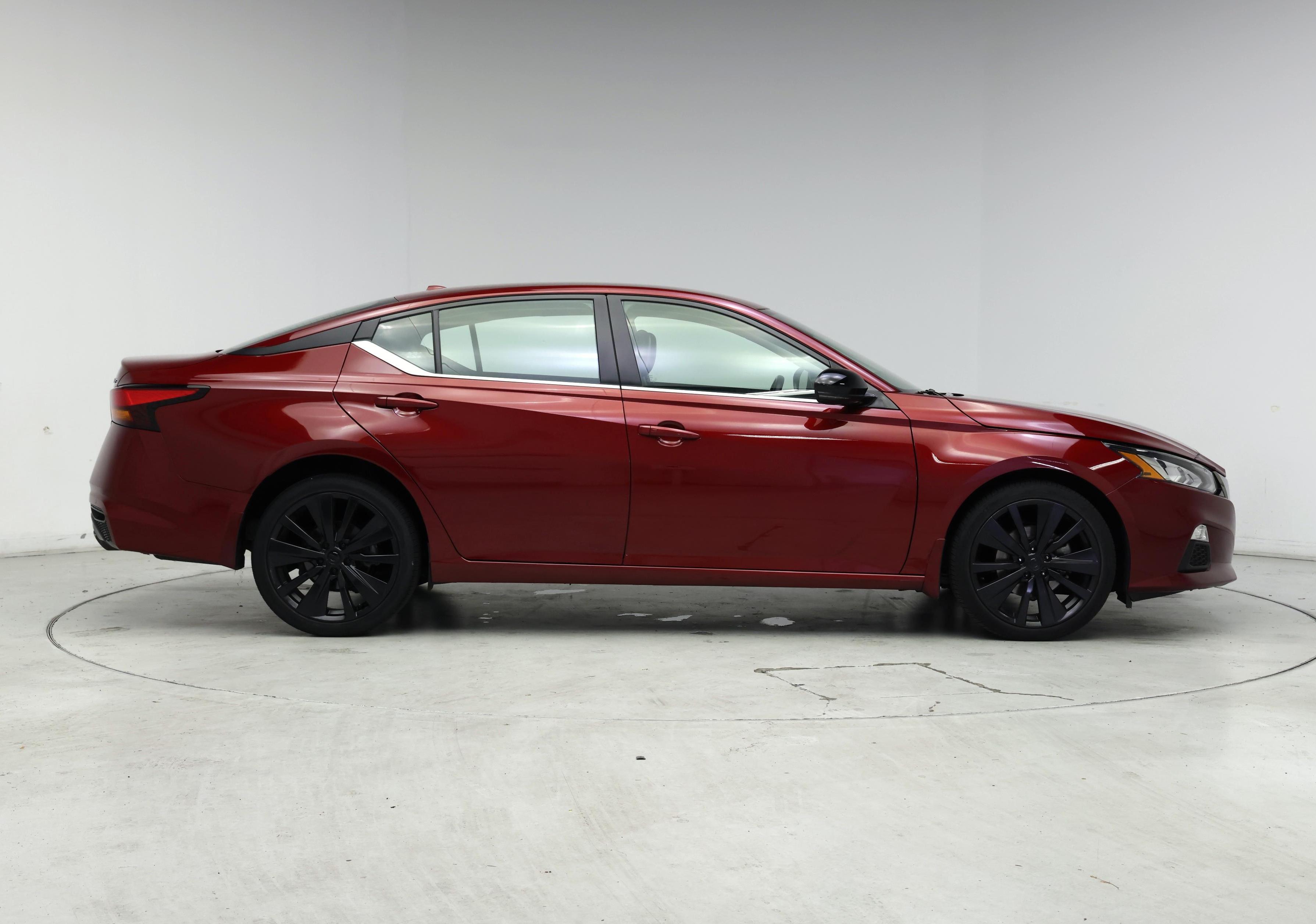 Thumbnail: 2022 Nissan Altima - 7