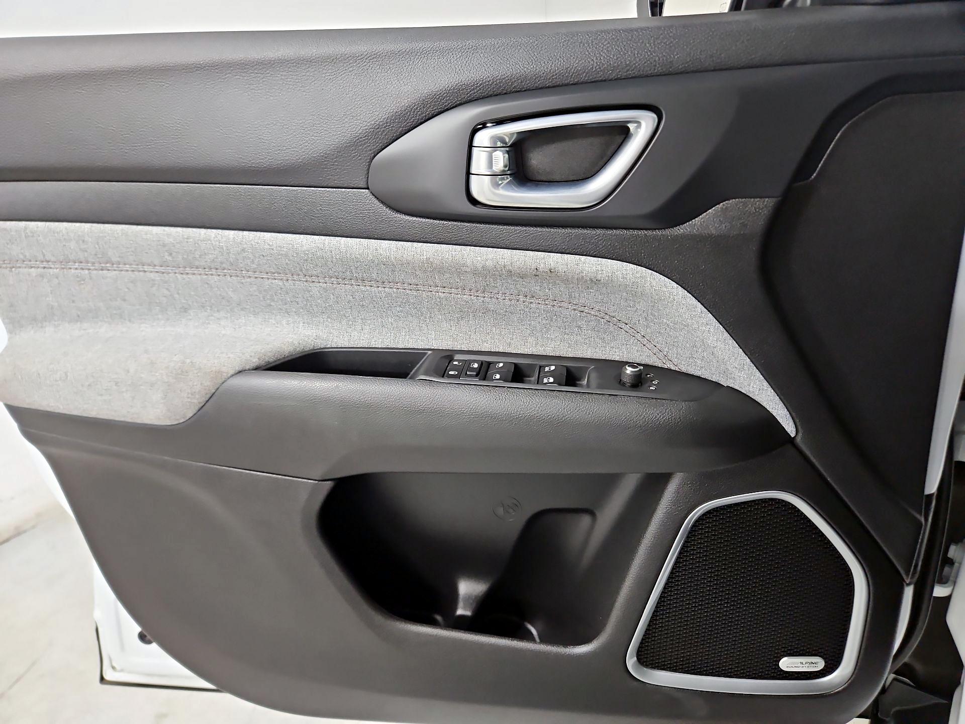 Thumbnail: 2023 Jeep Compass - 12