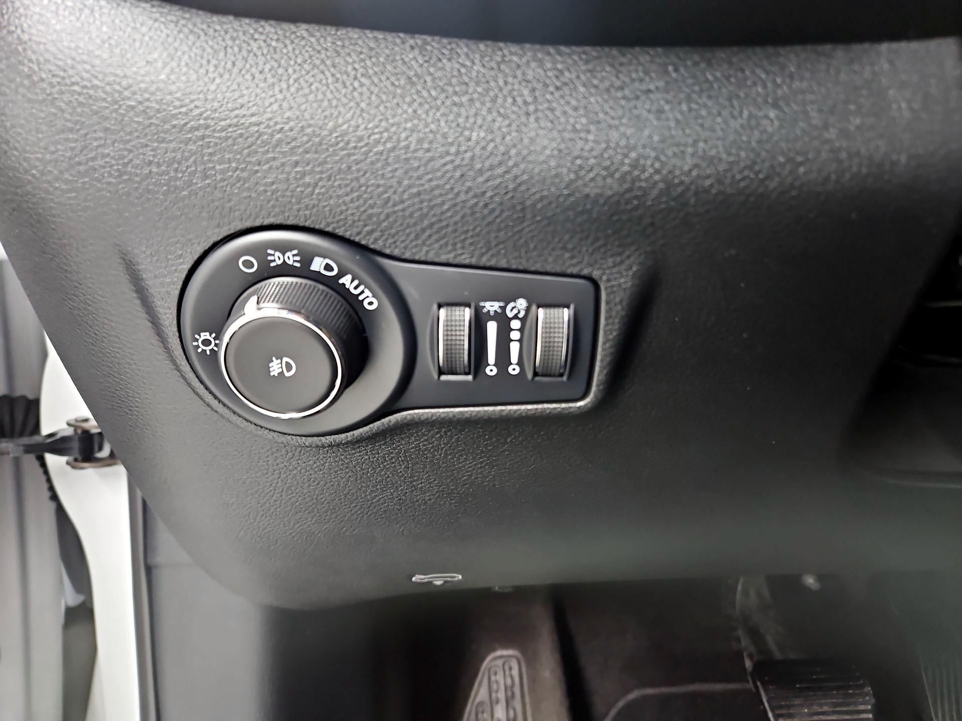 Thumbnail: 2023 Jeep Compass - 13