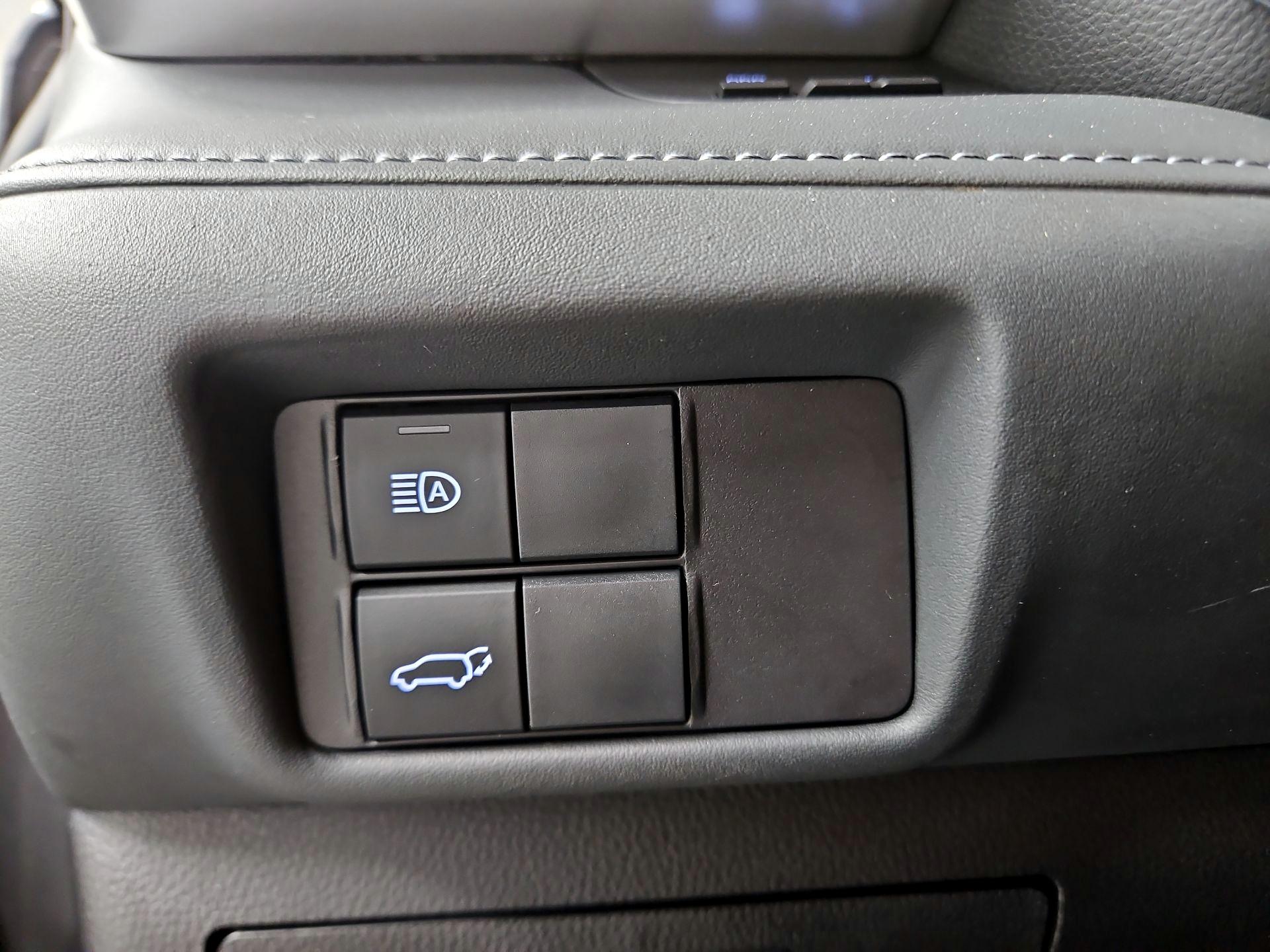 Thumbnail: 2022 Toyota Highlander - 13