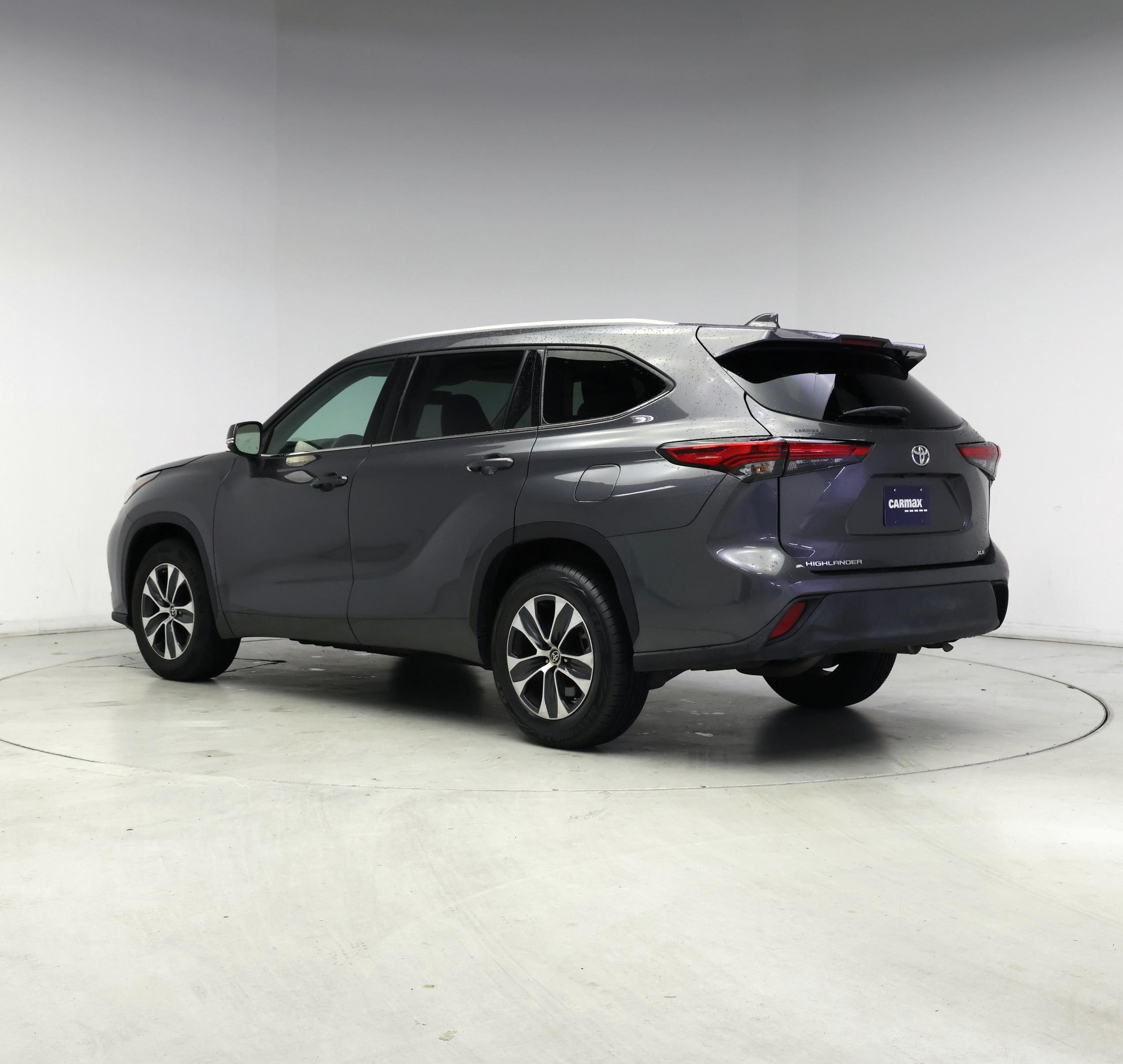 Thumbnail: 2022 Toyota Highlander - 2