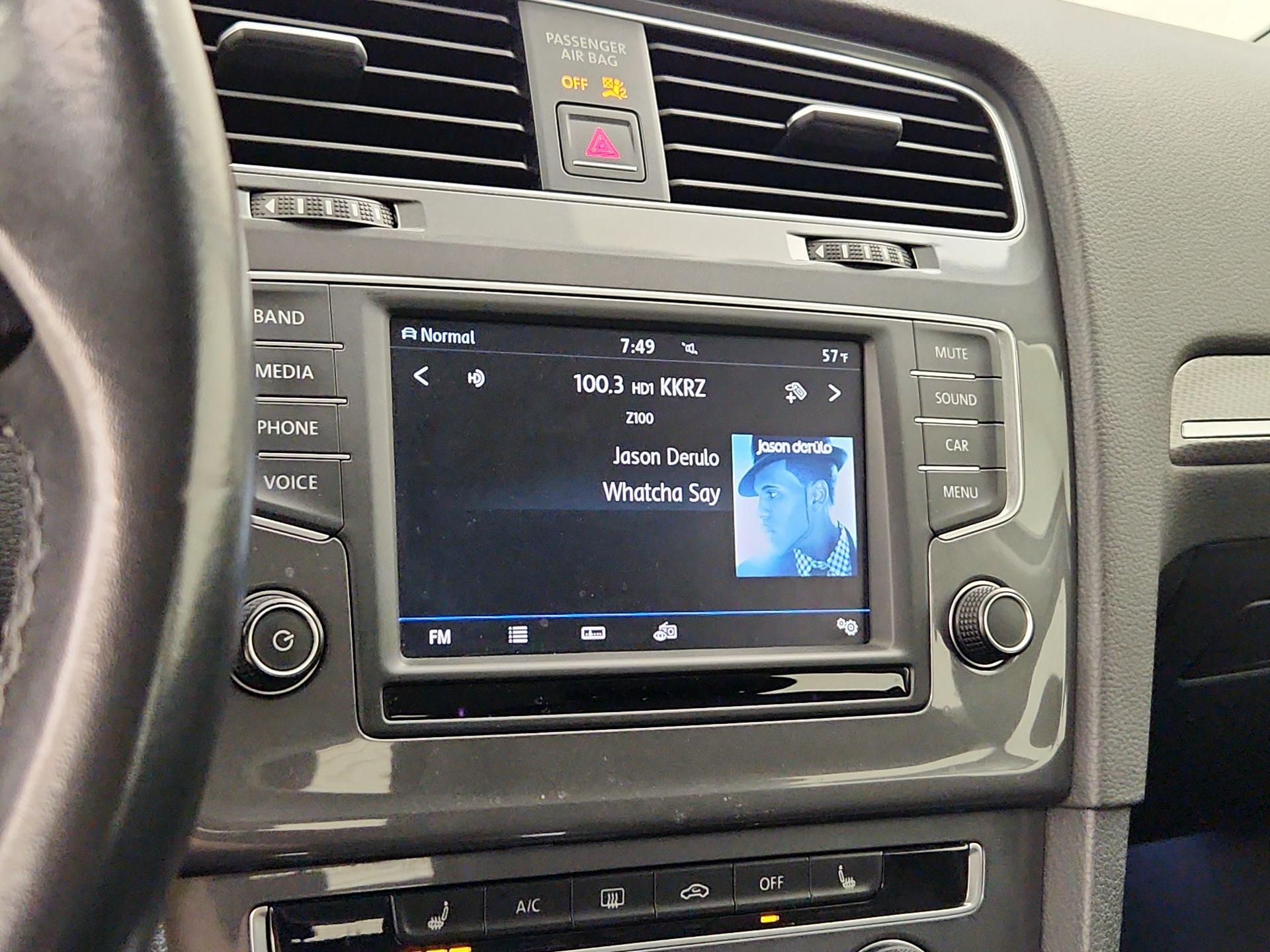 Thumbnail: 2017 Volkswagen Golf - 15