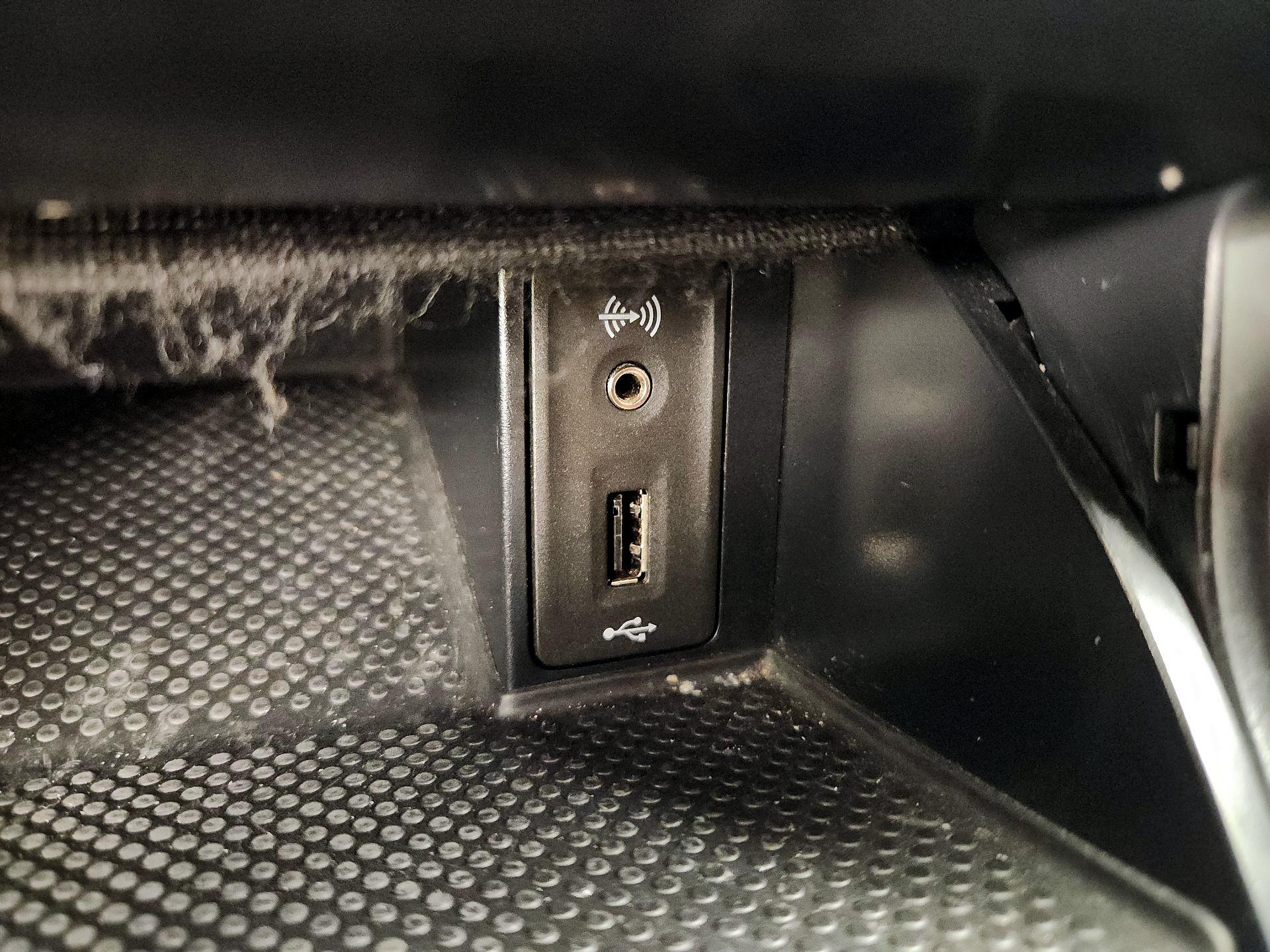 Thumbnail: 2017 Volkswagen Golf - 18