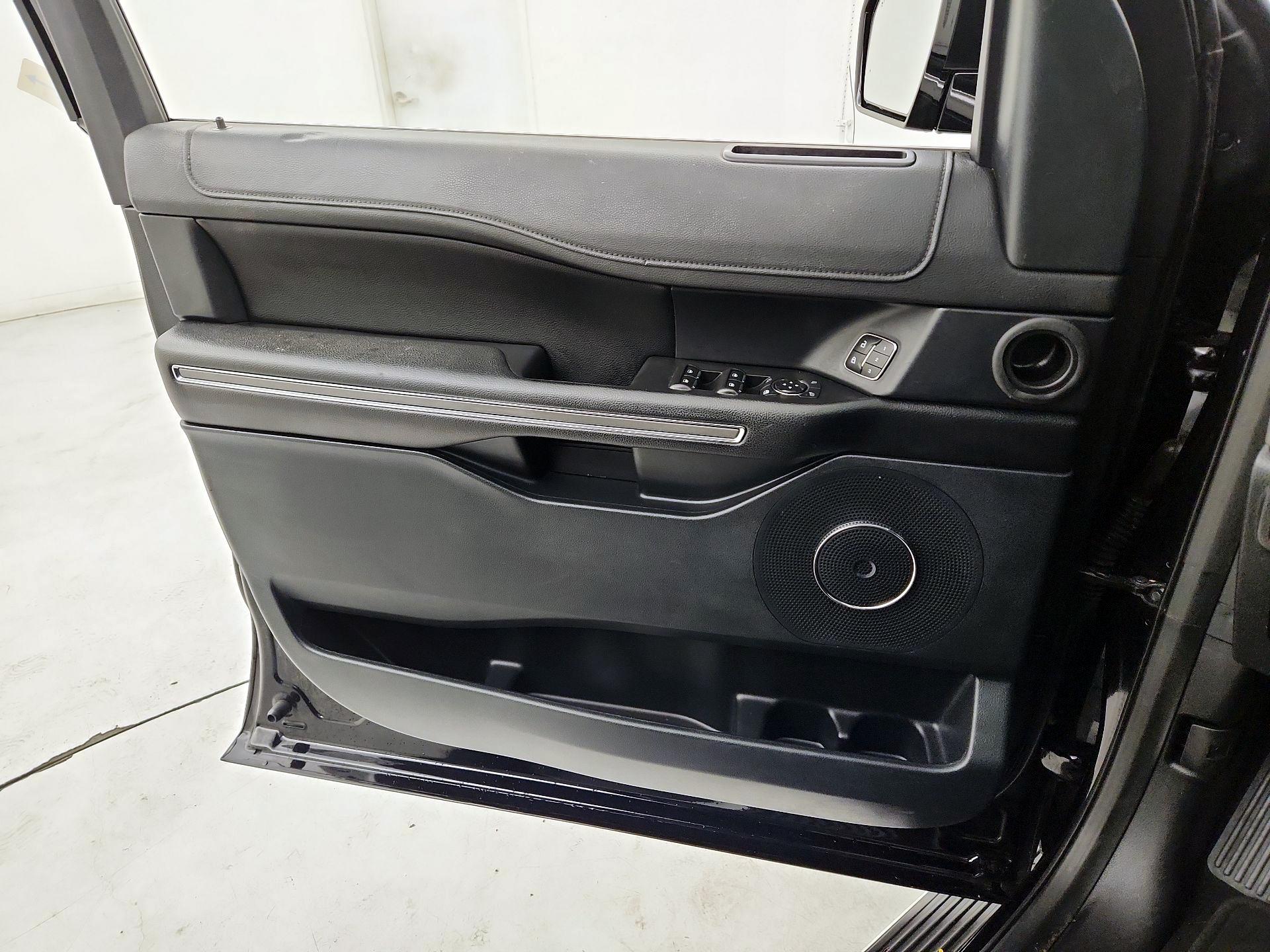 Thumbnail: 2020 Ford Expedition - 12