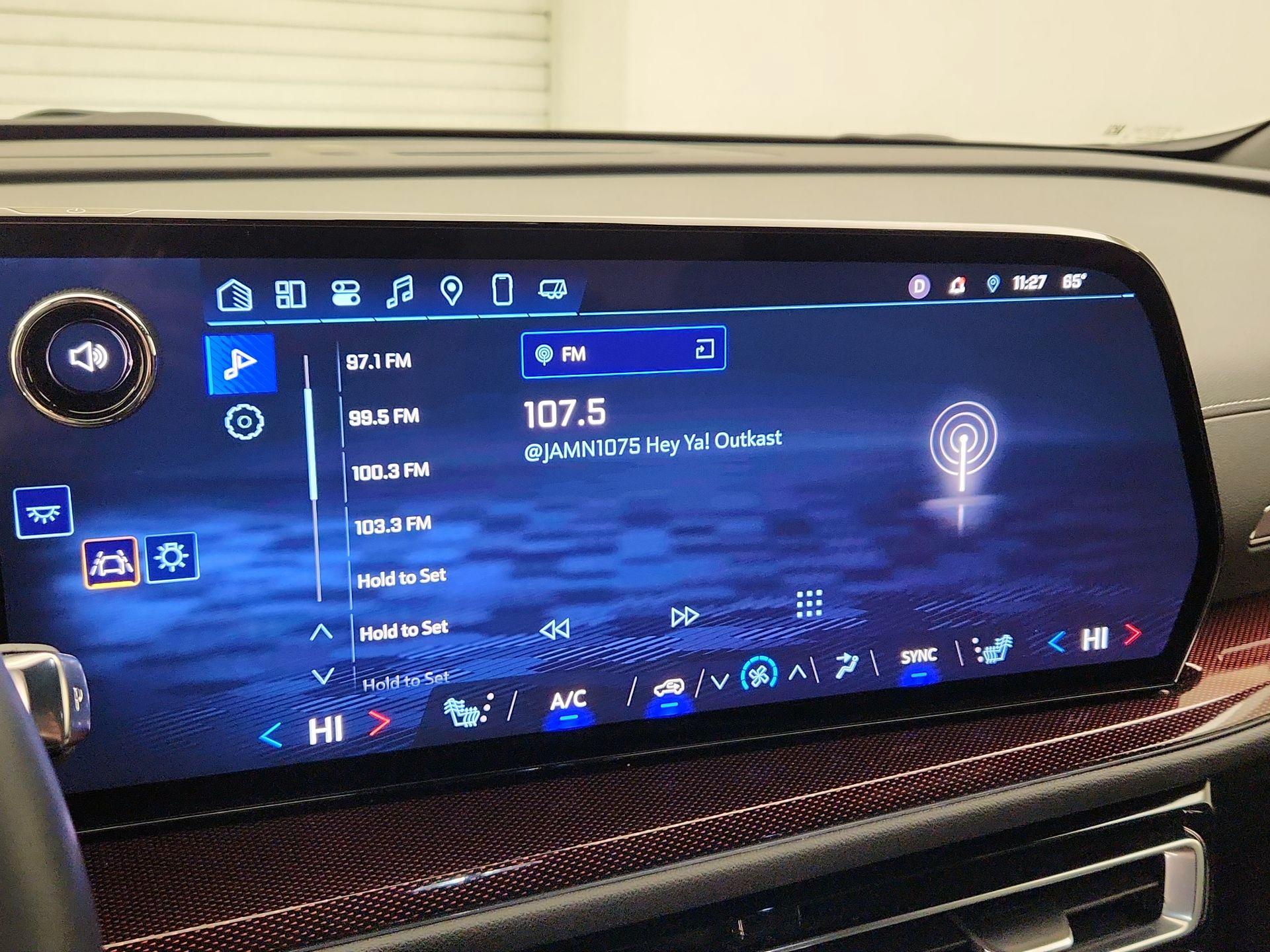 Thumbnail: 2025 Chevrolet Traverse - 16