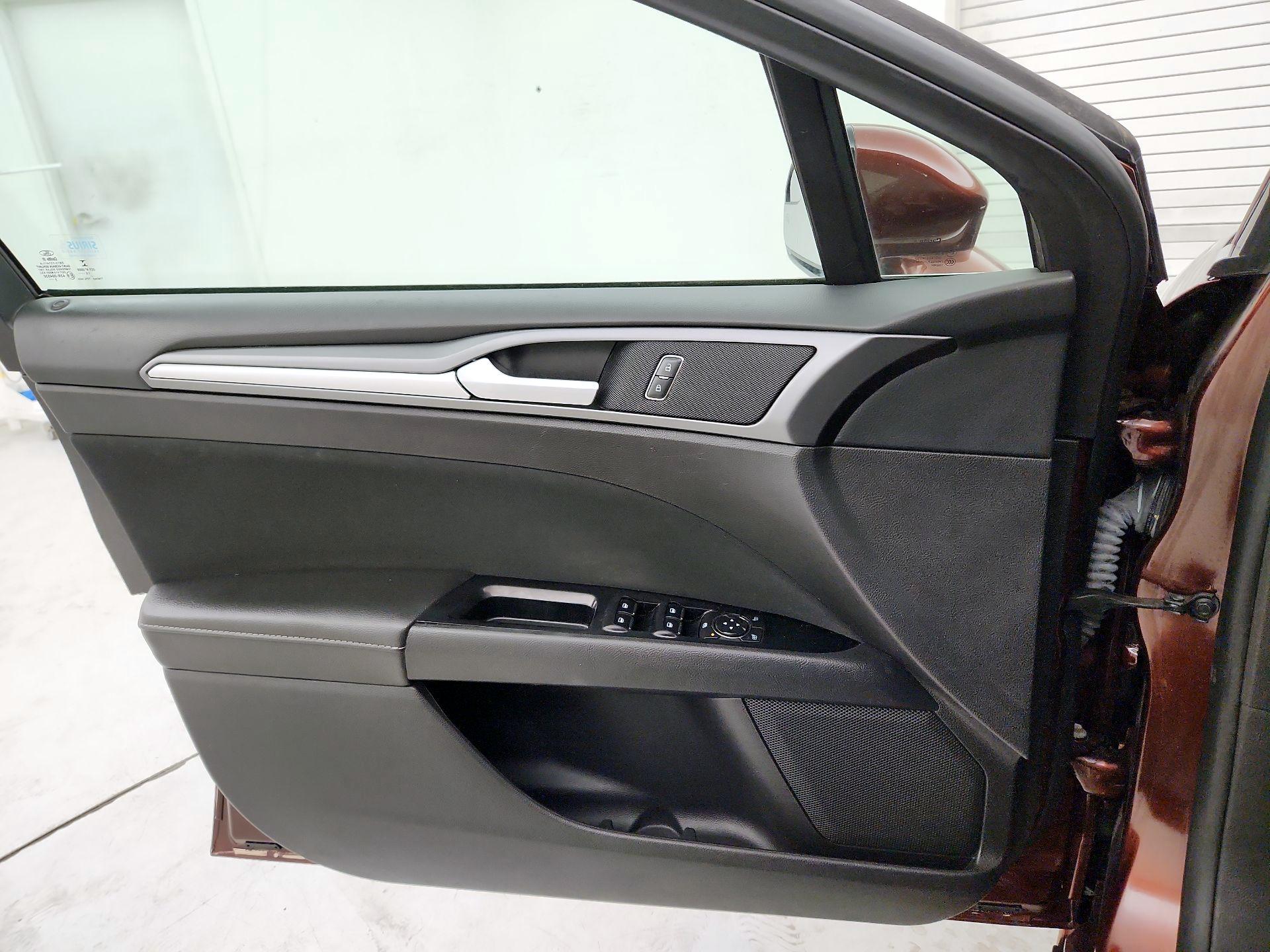 Thumbnail: 2016 Ford Fusion - 12