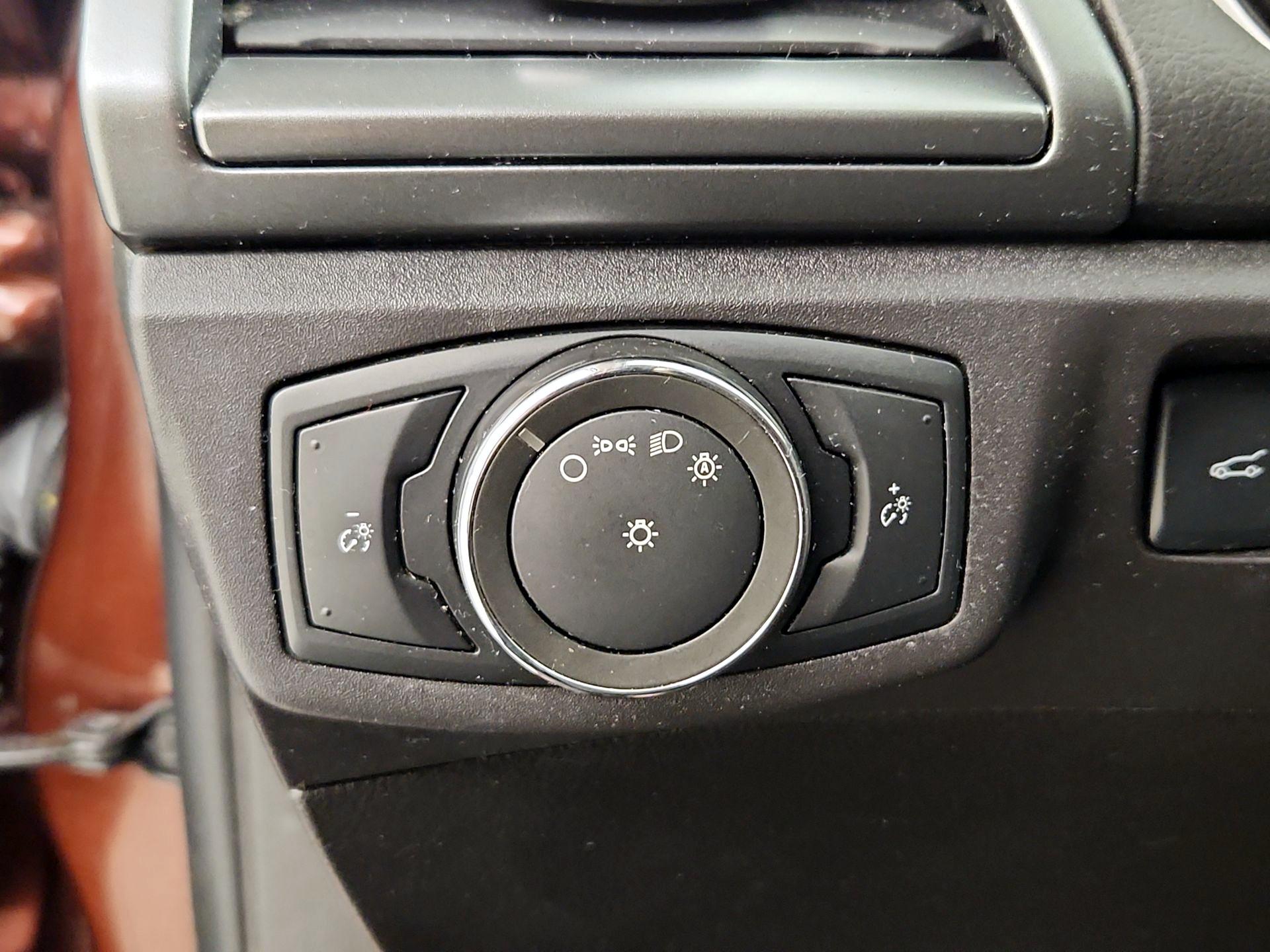 Thumbnail: 2016 Ford Fusion - 13