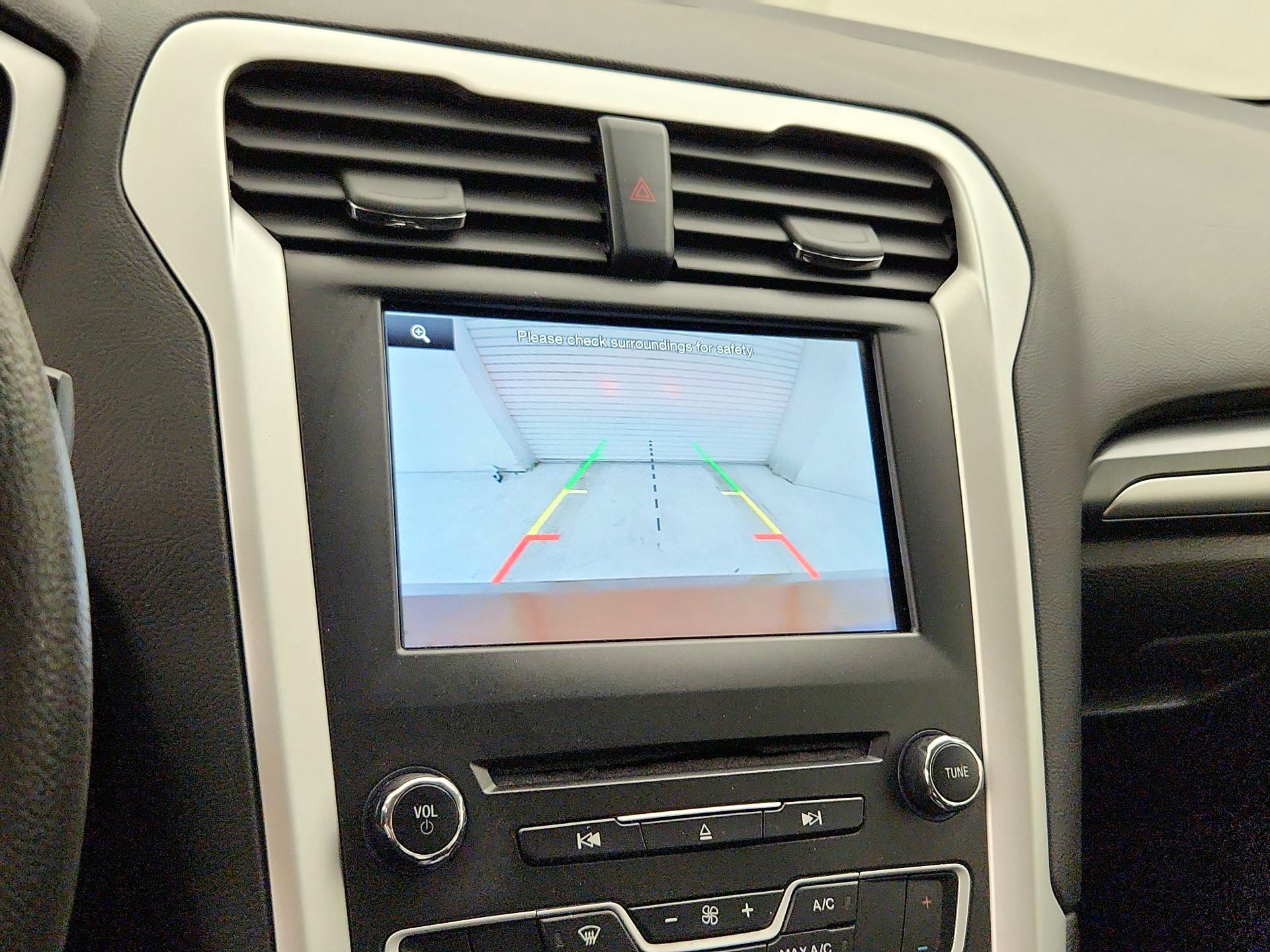 Thumbnail: 2016 Ford Fusion - 14