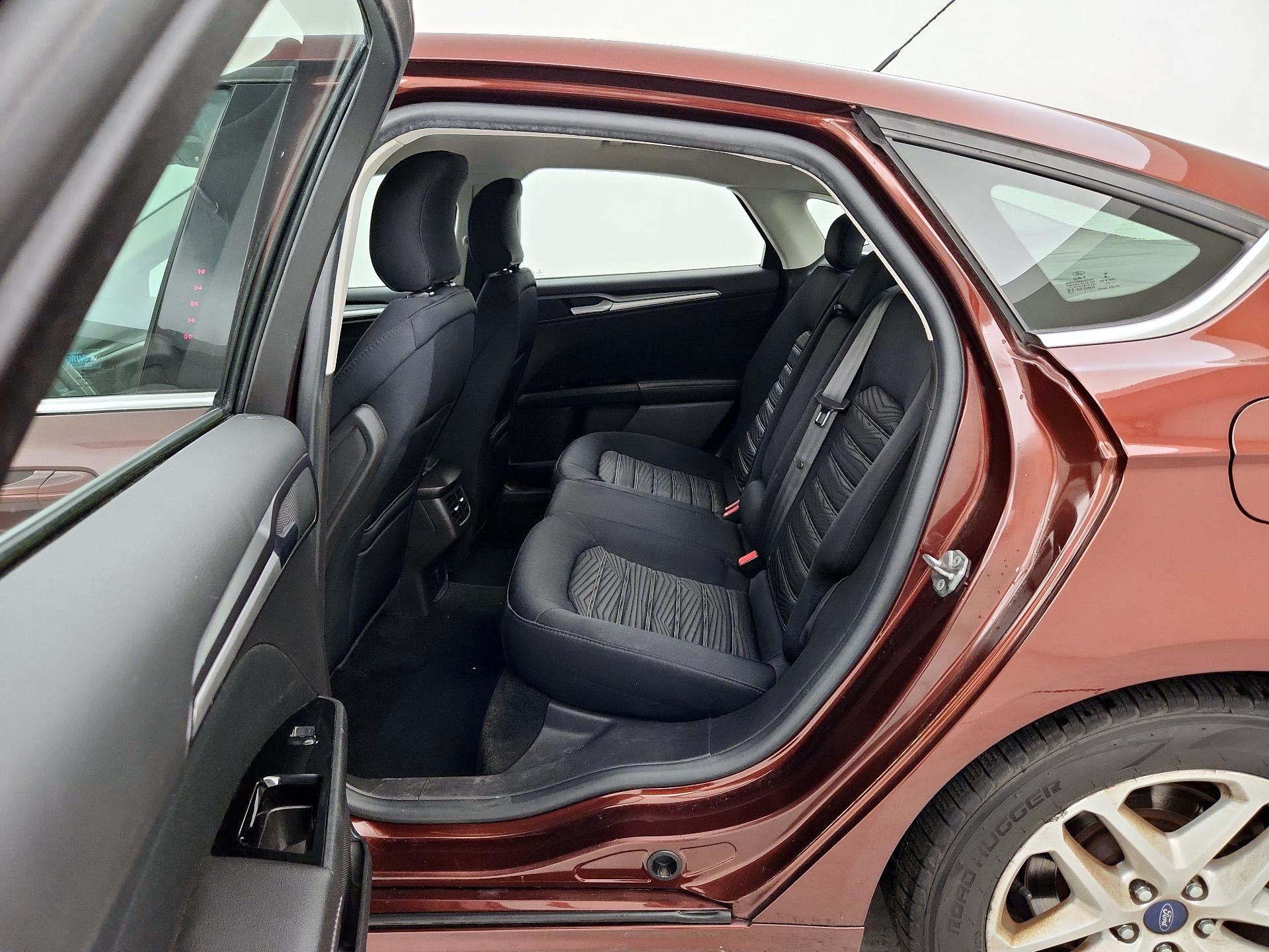 Thumbnail: 2016 Ford Fusion - 19