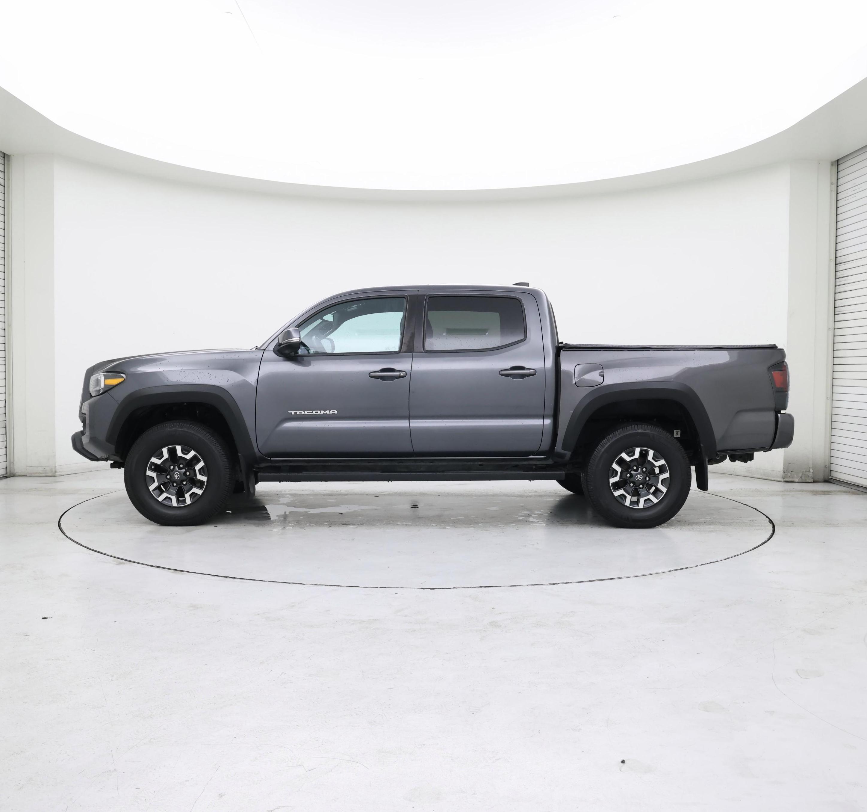 Thumbnail: 2021 Toyota Tacoma - 3