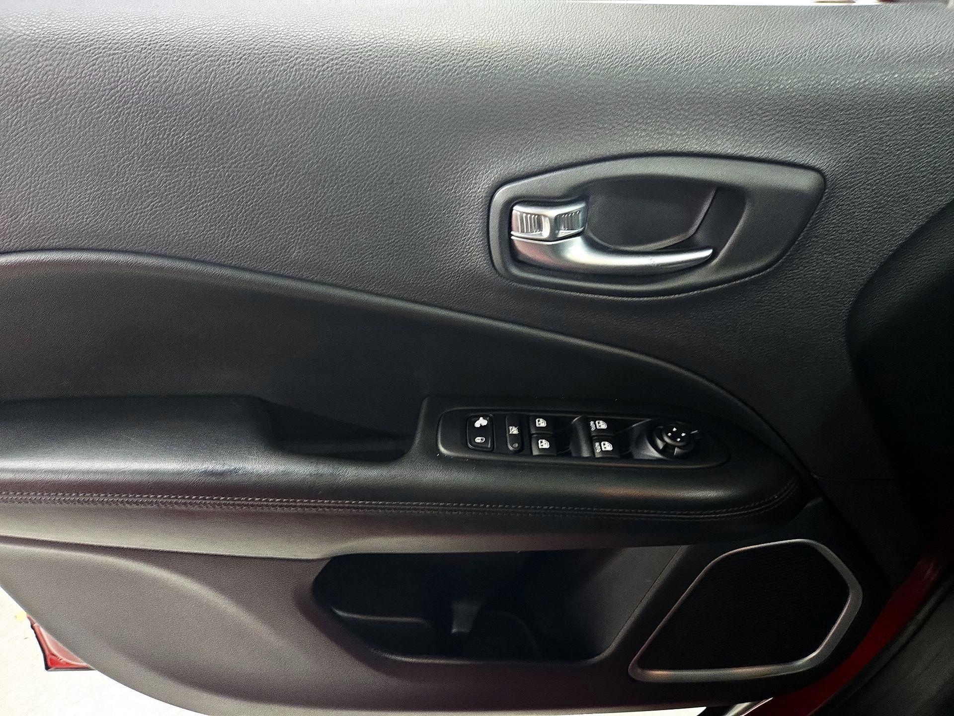 Thumbnail: 2021 Jeep Compass - 12