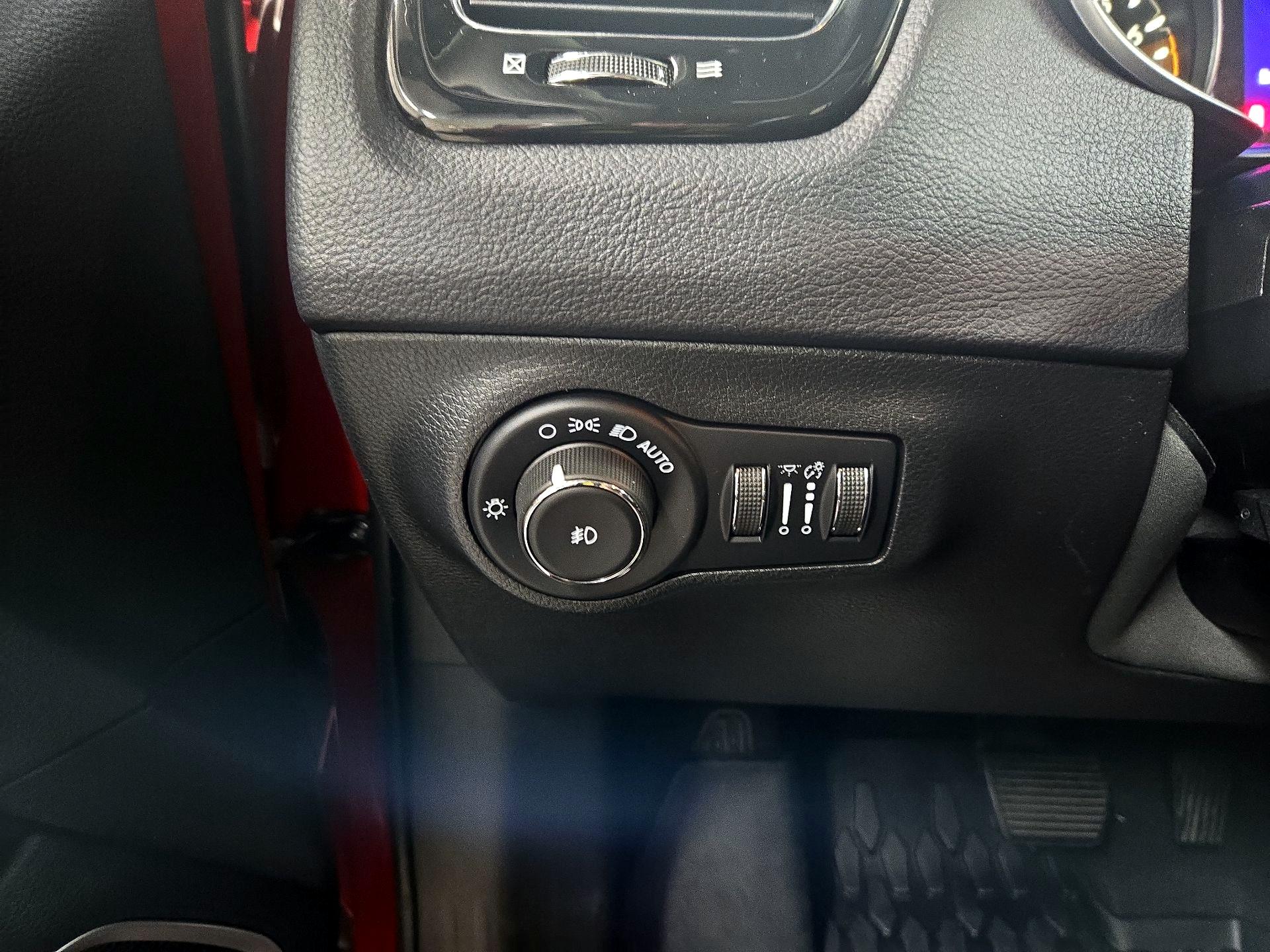 Thumbnail: 2021 Jeep Compass - 13