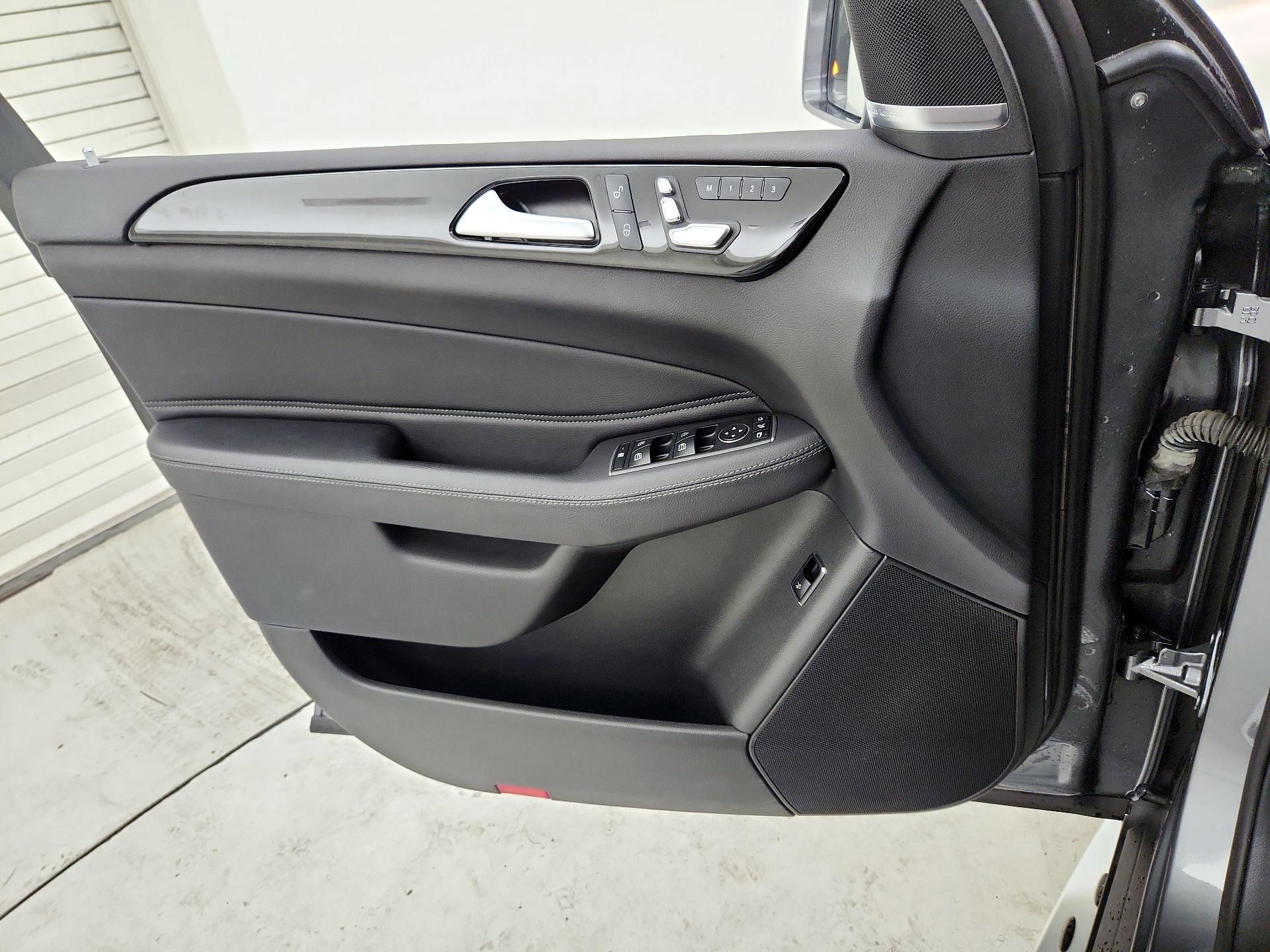 Thumbnail: 2018 Mercedes-Benz GLS - 12