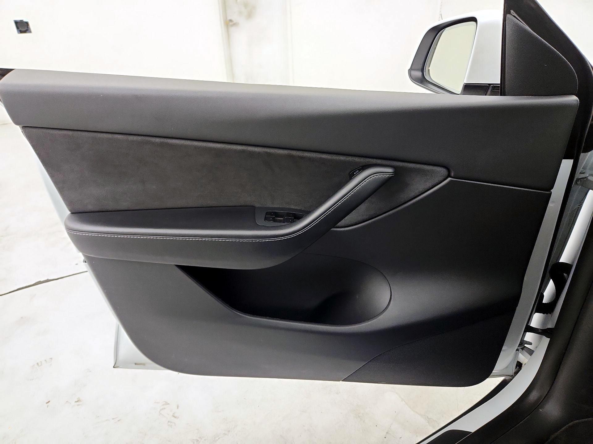 Thumbnail: 2021 Tesla Model Y - 12