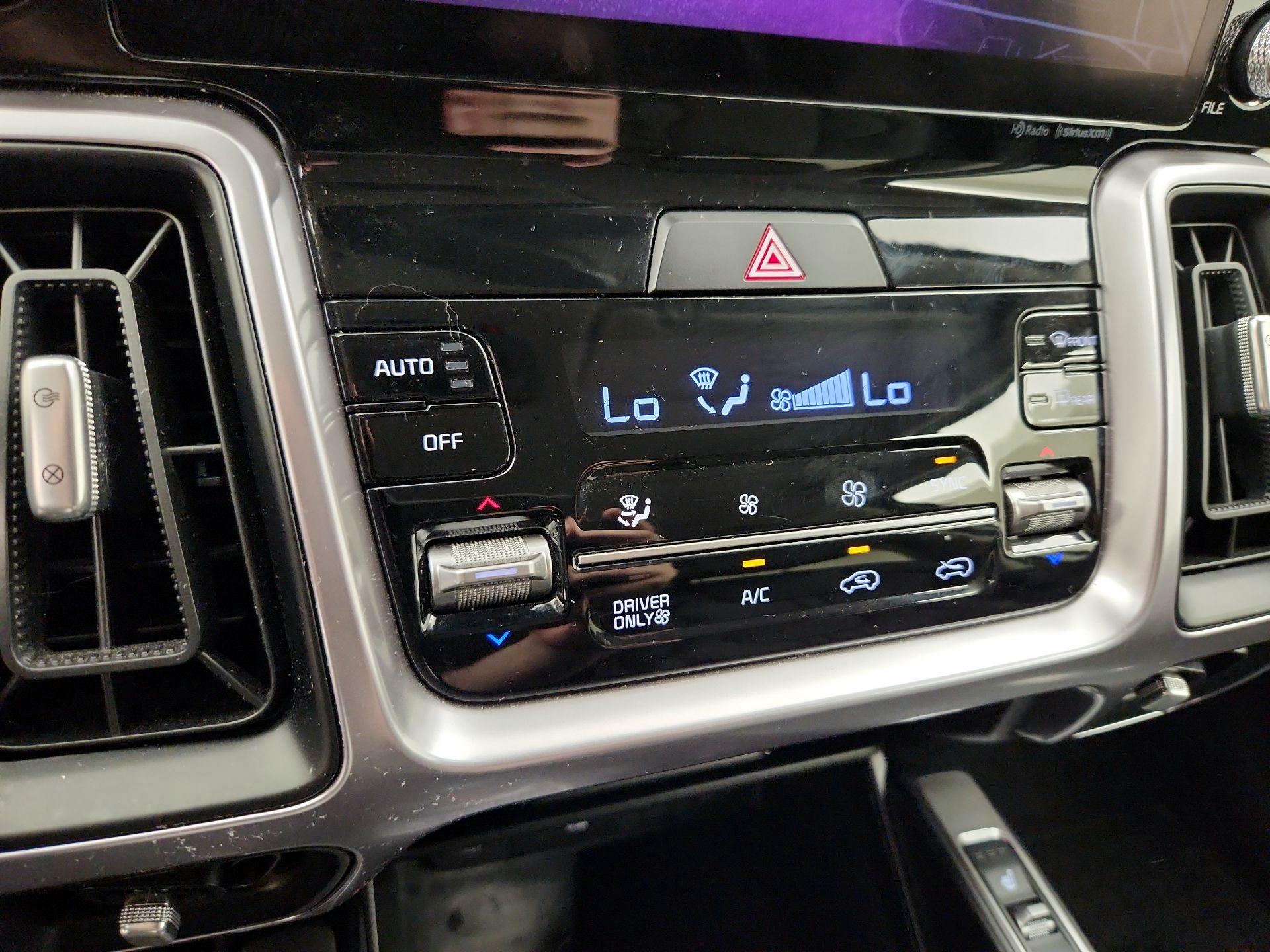 Thumbnail: 2023 Kia Sorento - 17