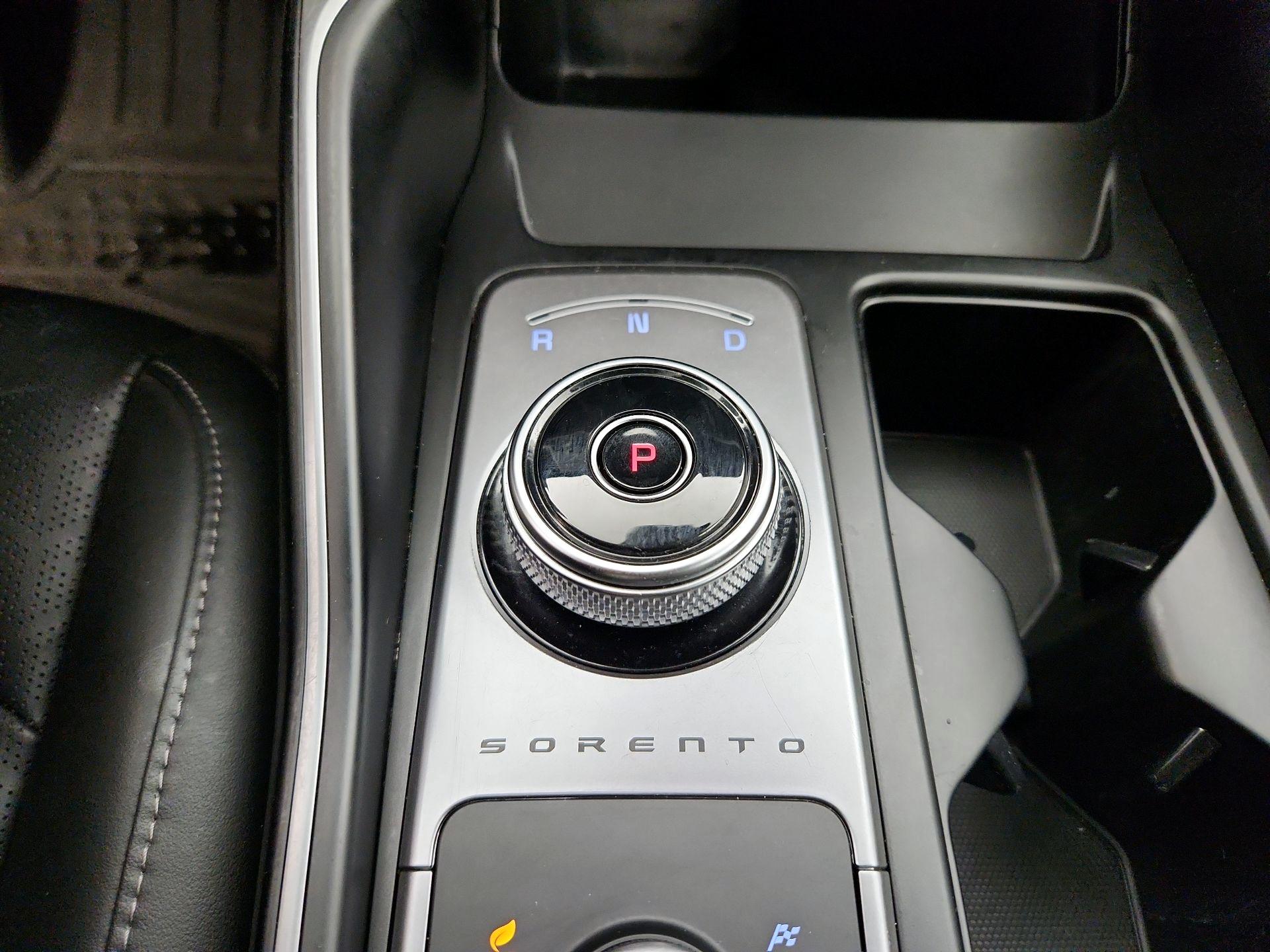 Thumbnail: 2023 Kia Sorento - 18