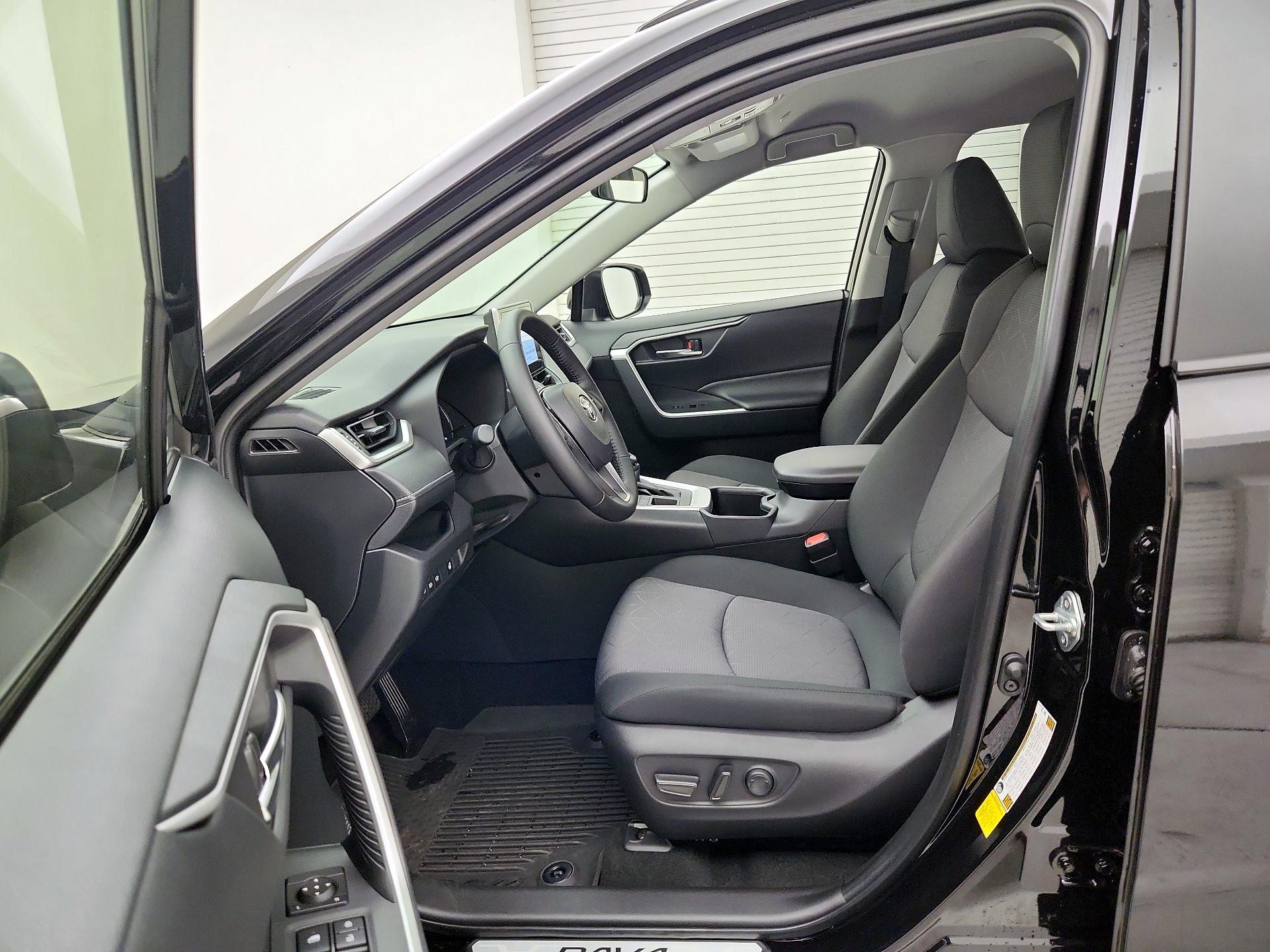 Thumbnail: 2025 Toyota RAV4 - 11