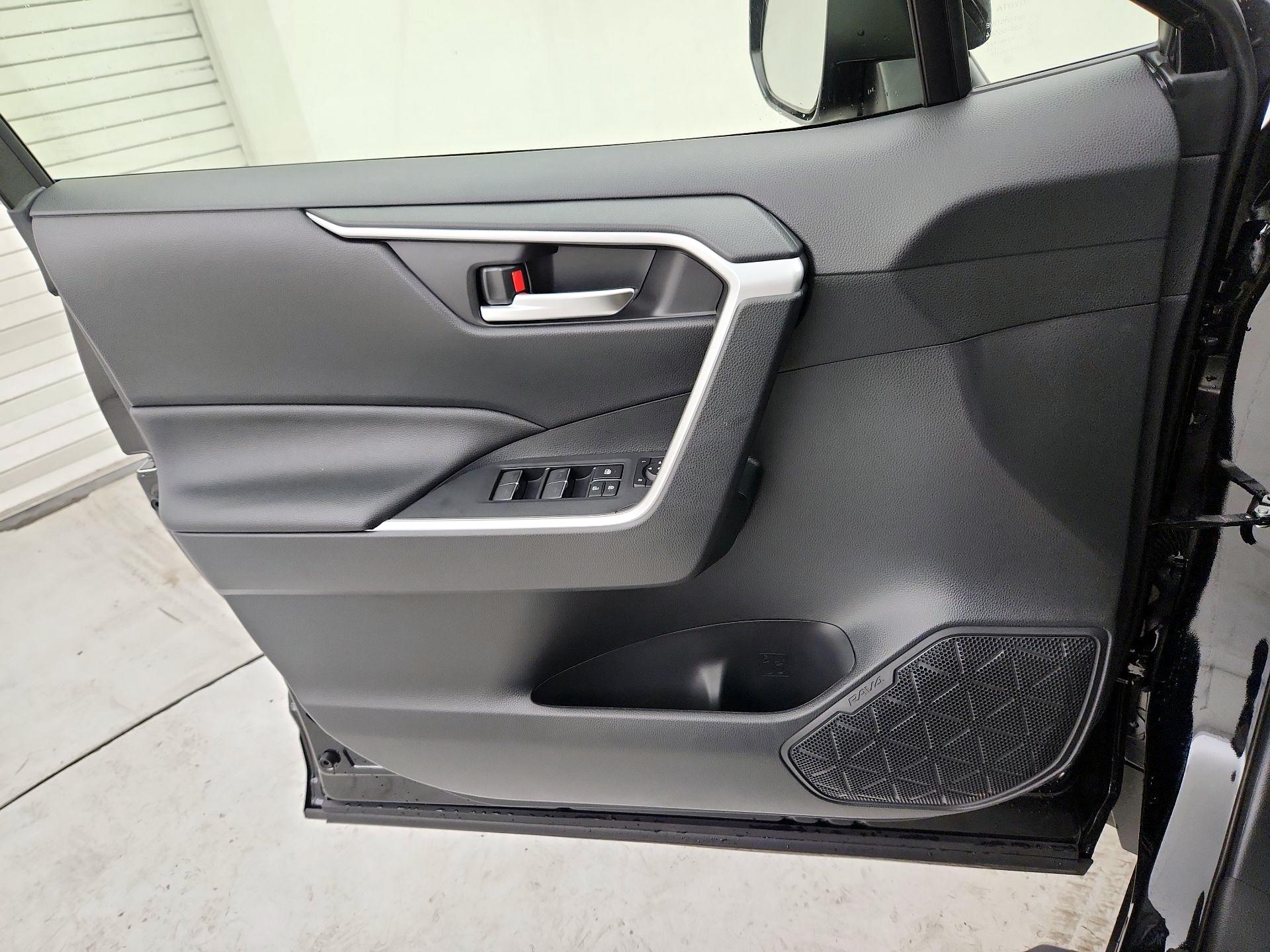 Thumbnail: 2025 Toyota RAV4 - 12