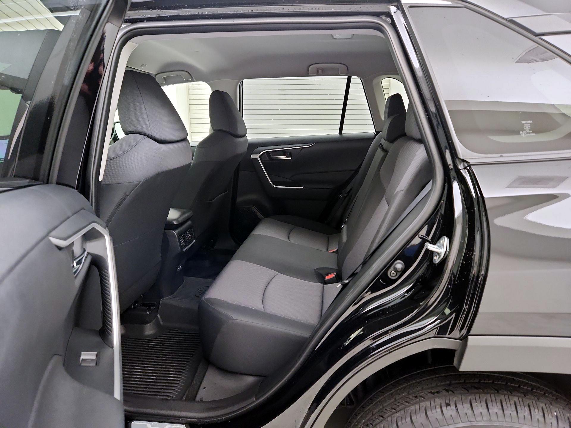 Thumbnail: 2025 Toyota RAV4 - 19