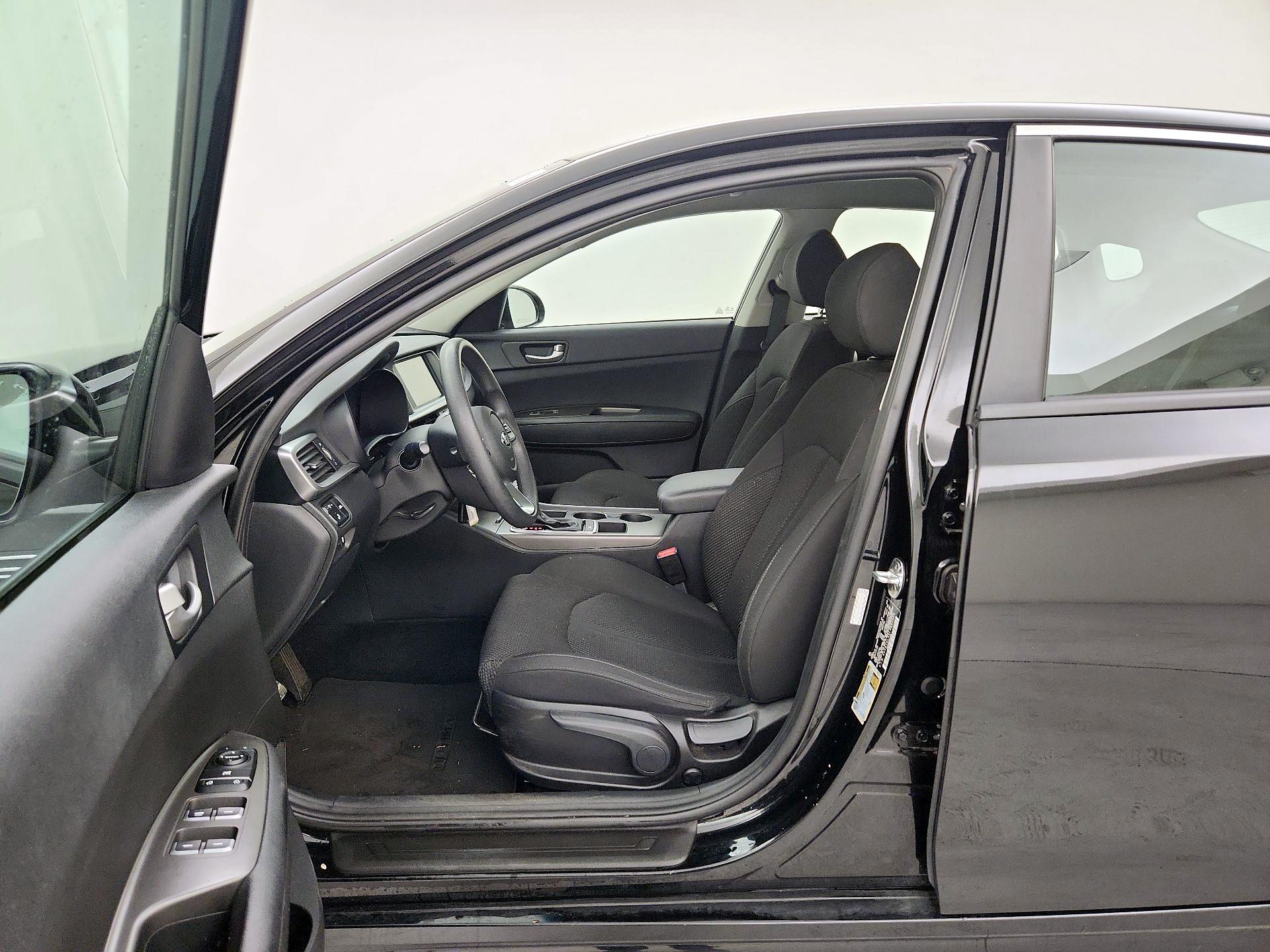 Thumbnail: 2020 Kia Optima - 11