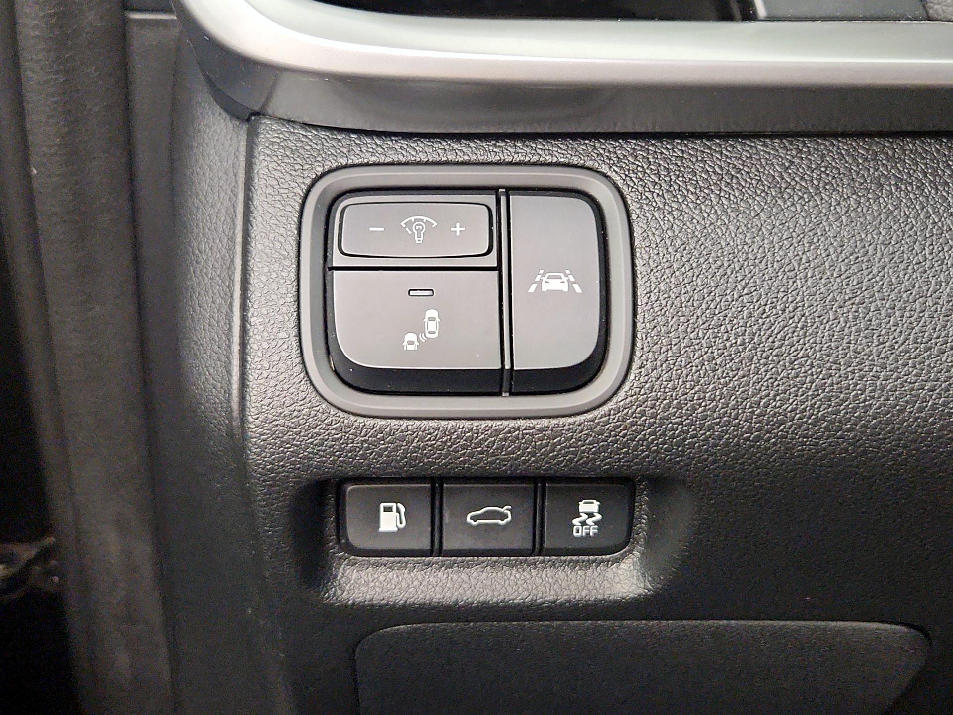 Thumbnail: 2020 Kia Optima - 13