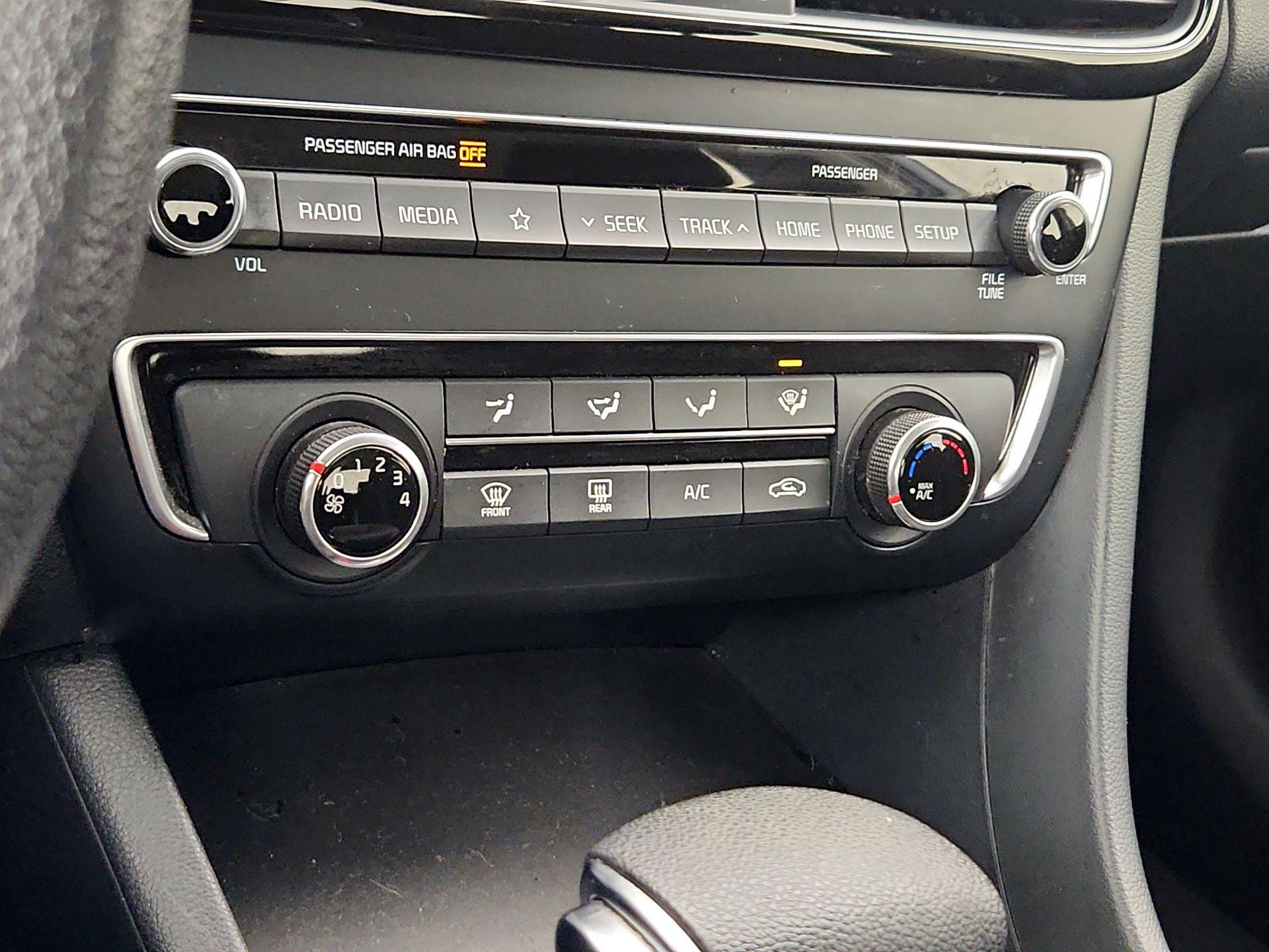 Thumbnail: 2020 Kia Optima - 16