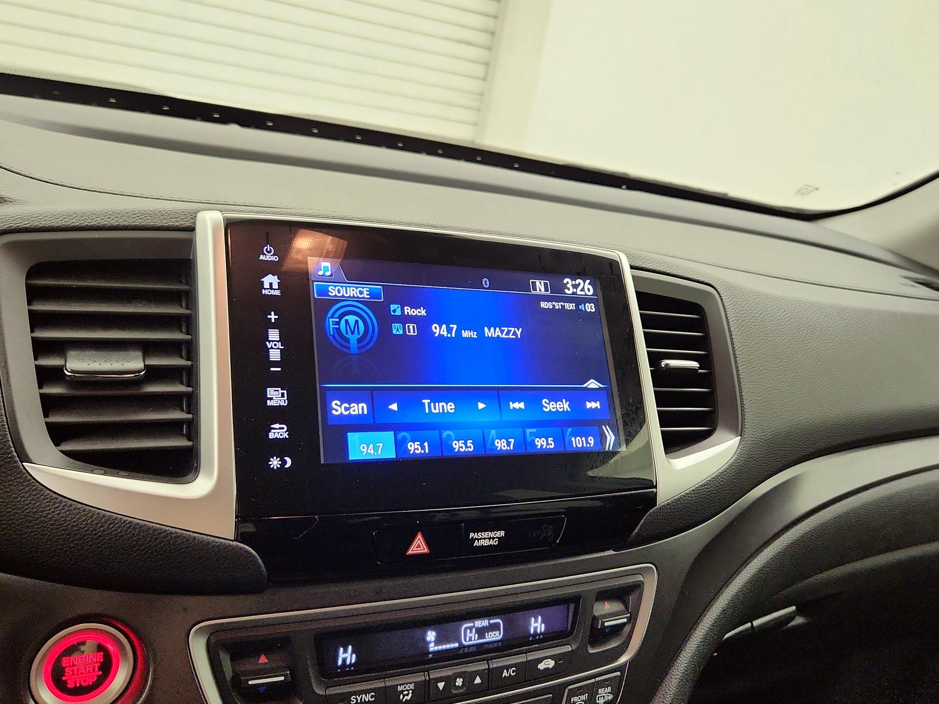 Thumbnail: 2018 Honda Pilot - 15