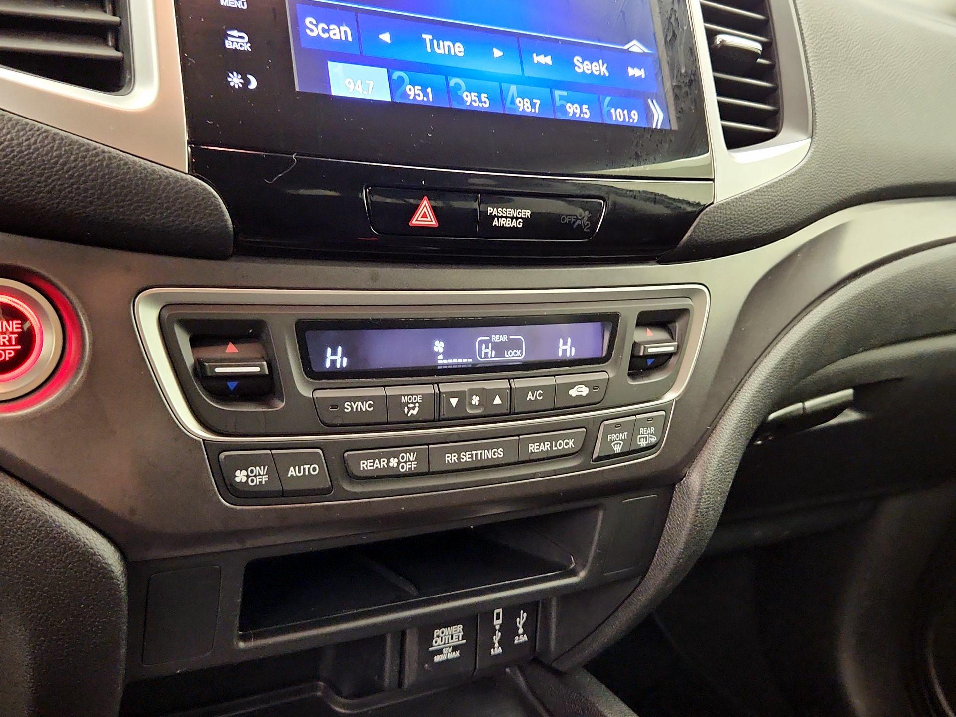 Thumbnail: 2018 Honda Pilot - 16