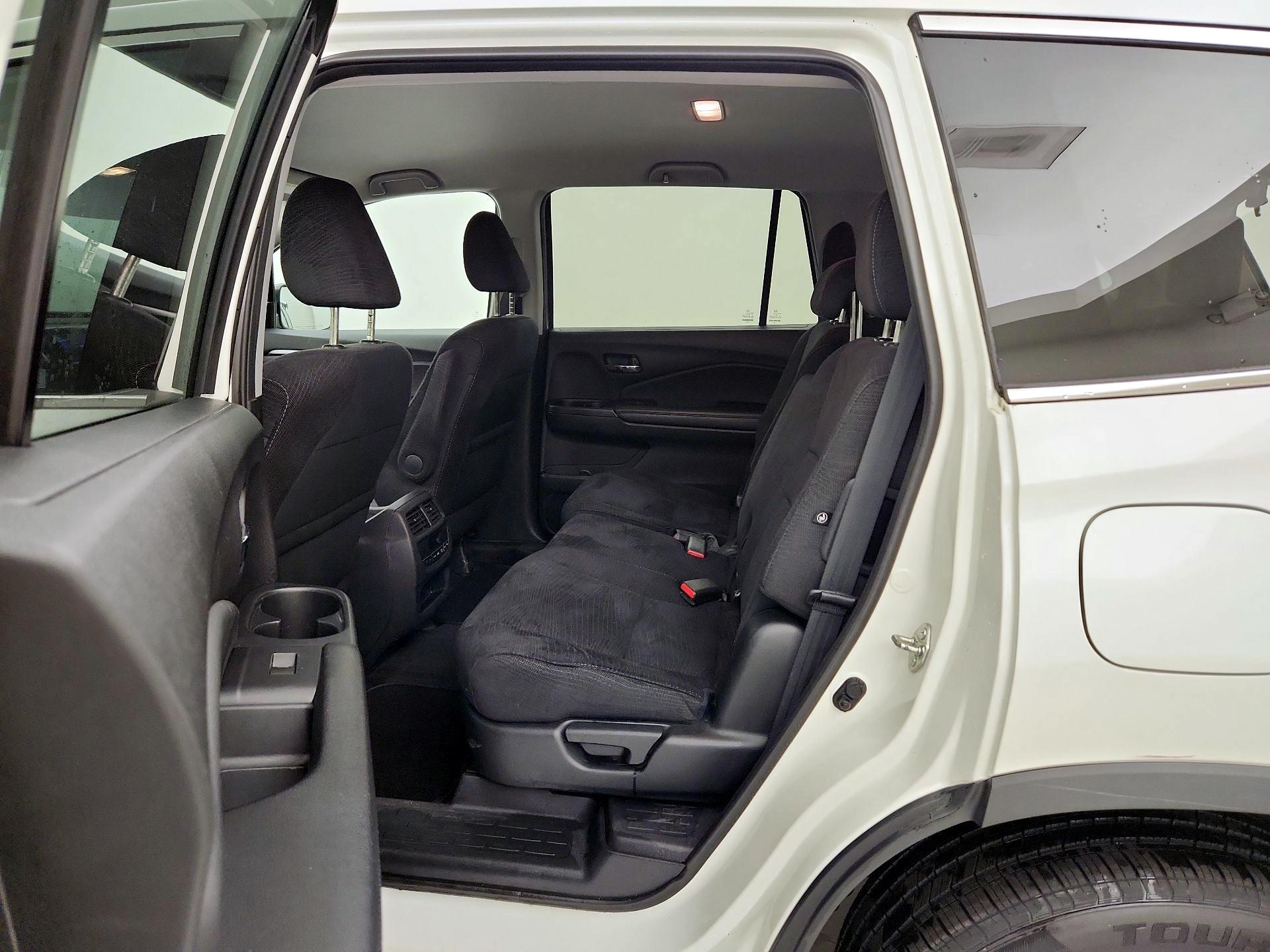 Thumbnail: 2018 Honda Pilot - 19