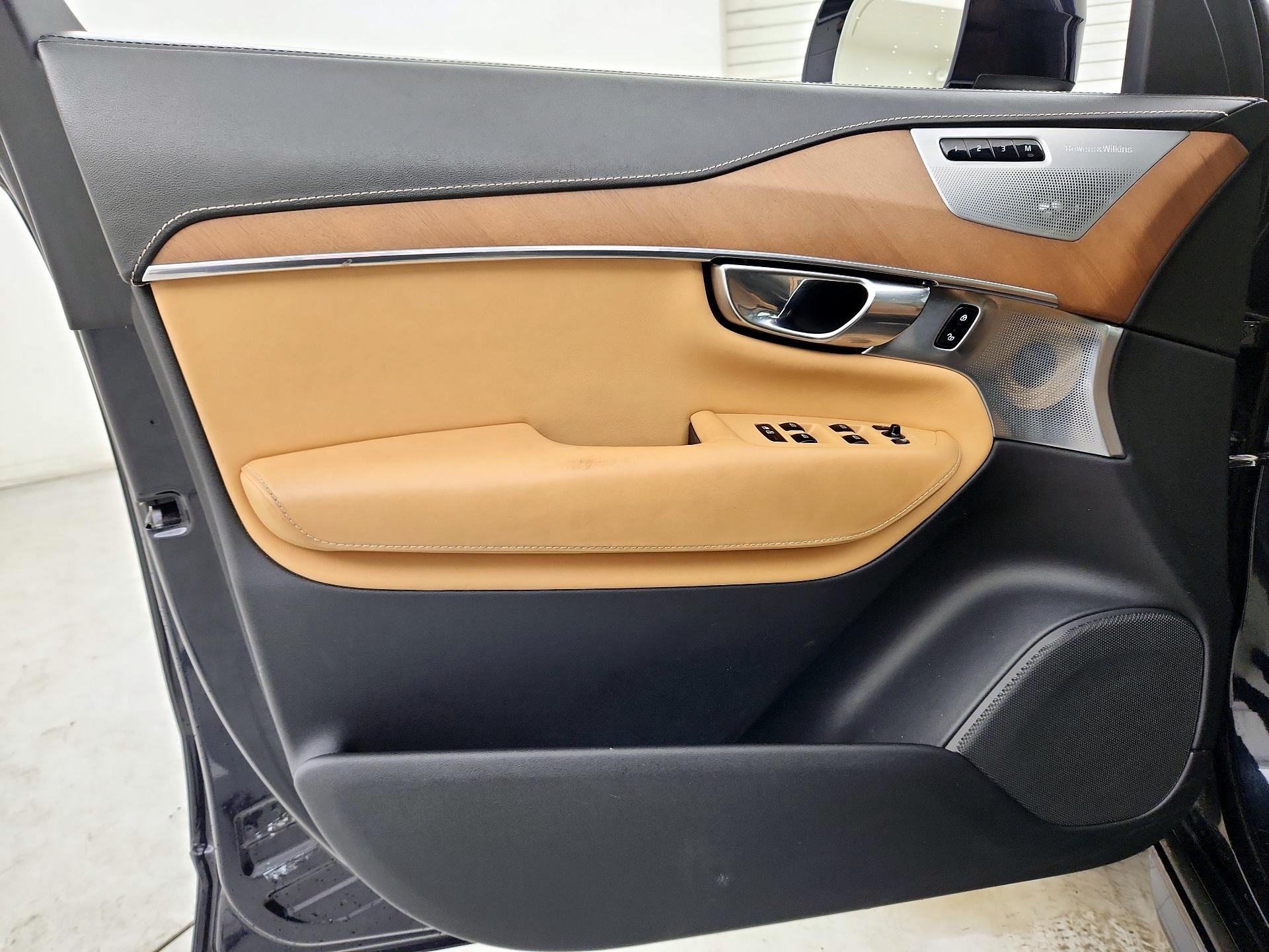 Thumbnail: 2017 Volvo XC90 - 12