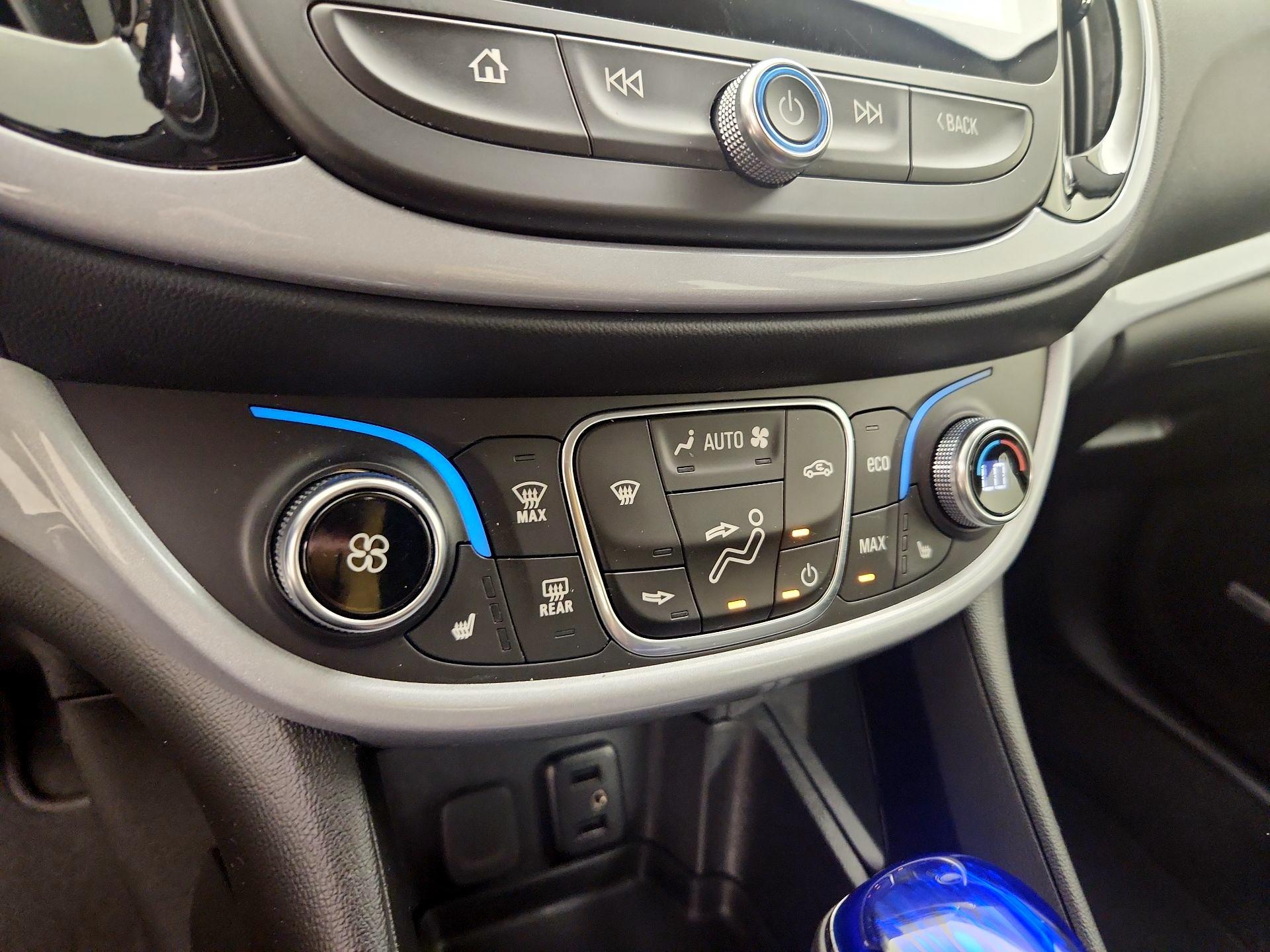 Thumbnail: 2018 Chevrolet Volt - 16