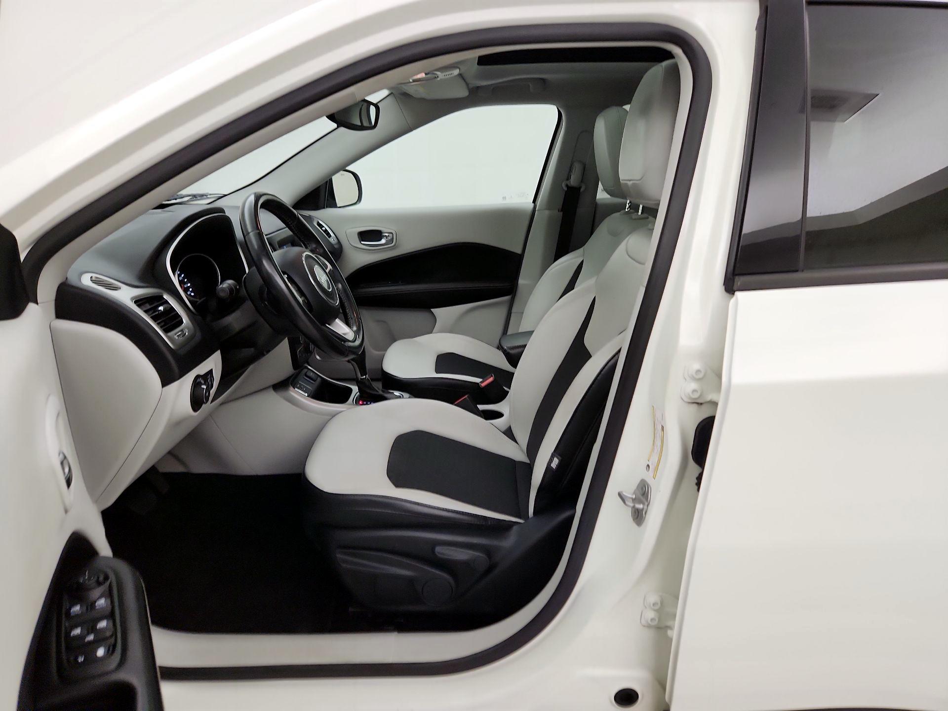 Thumbnail: 2019 Jeep Compass - 11