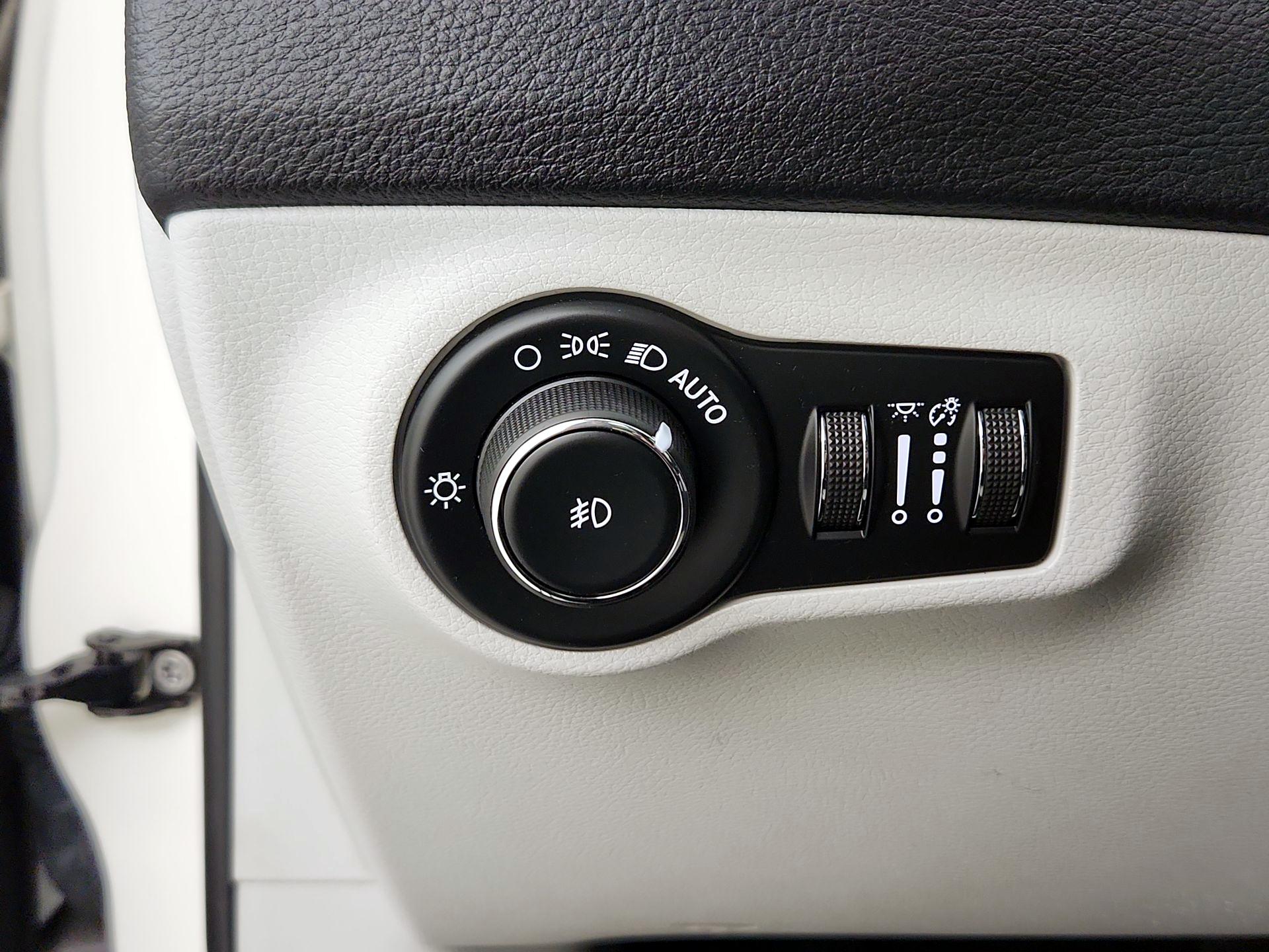 Thumbnail: 2019 Jeep Compass - 13