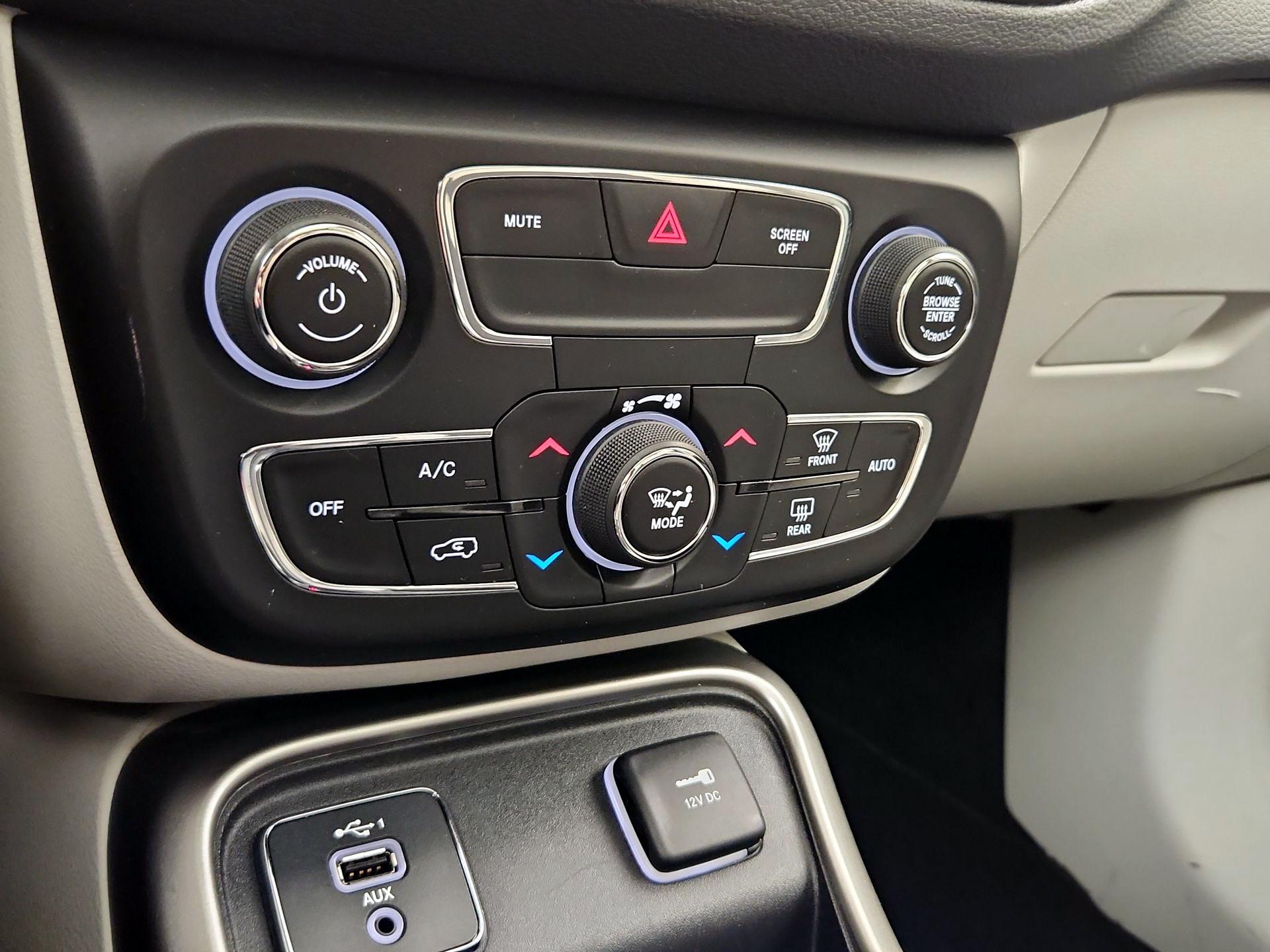 Thumbnail: 2019 Jeep Compass - 16
